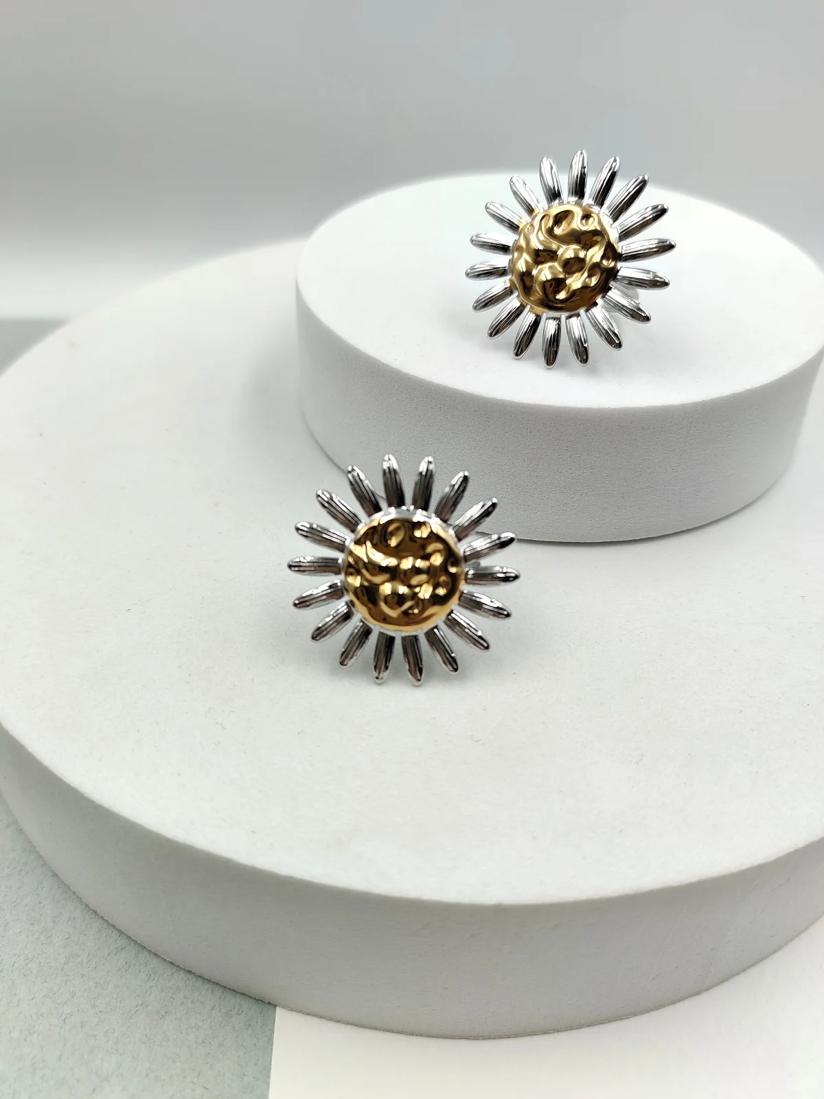 Stainless Steel Ring with Two-Tone Flower by Magis Handmade Jewels – view 3