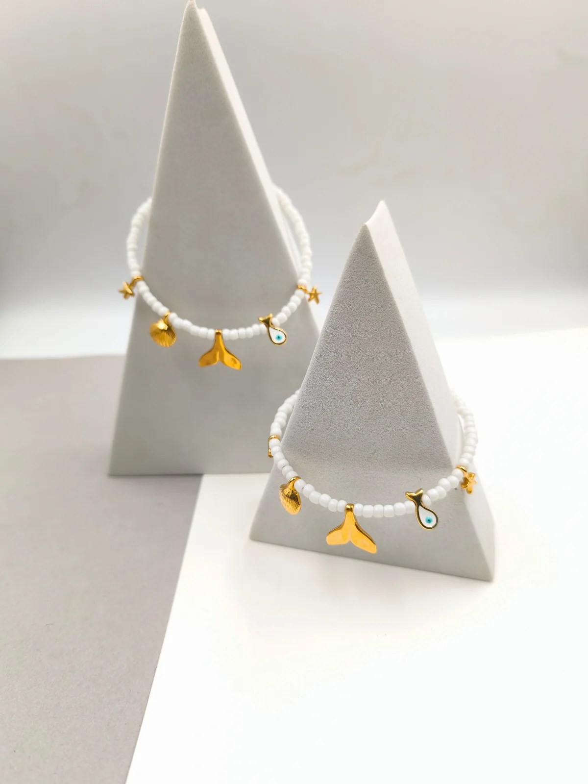 Bracelet with Glass Beads and Gold-Plated Details by Magis Handmade Jewels – view 2