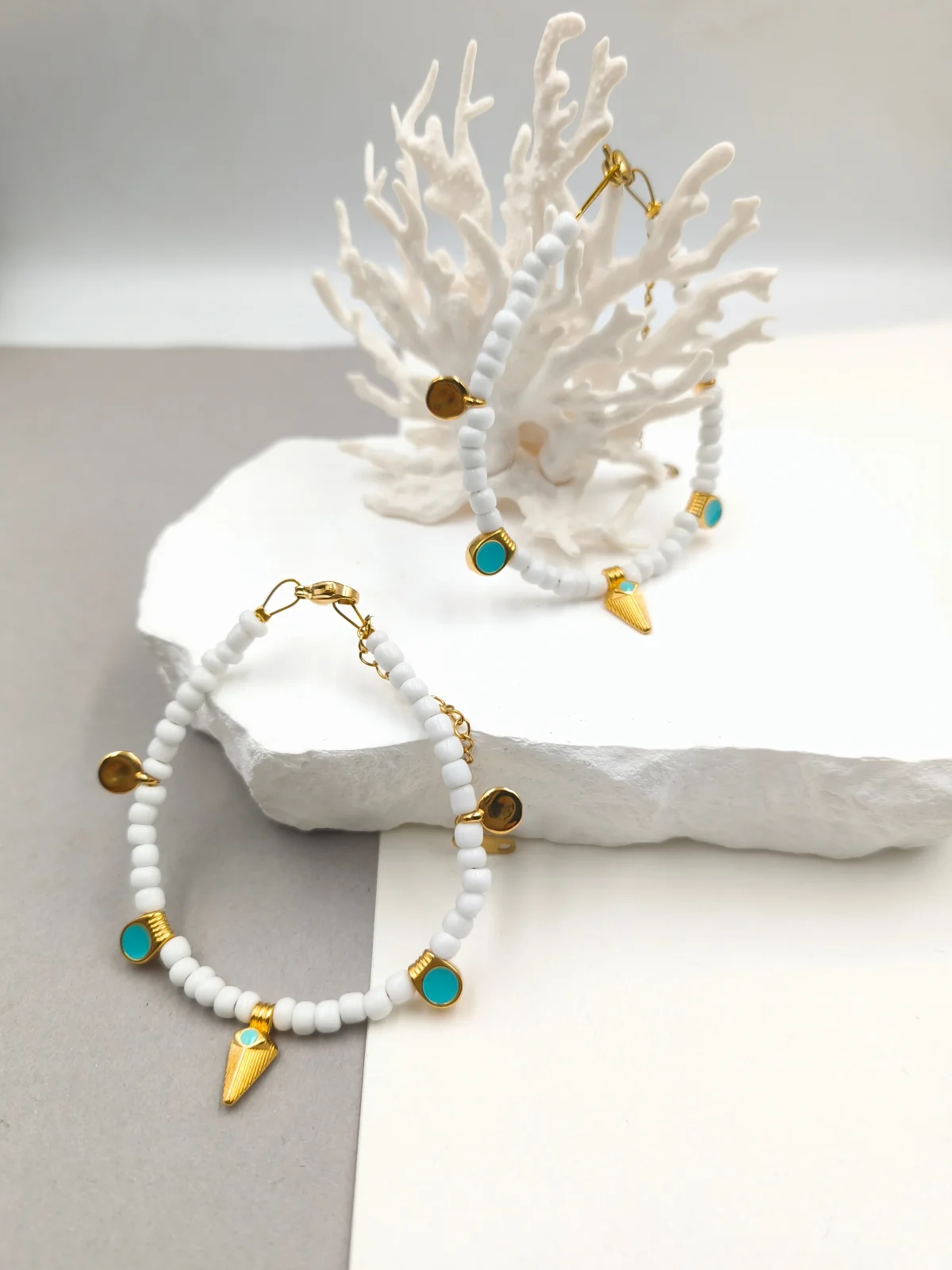 Bracelet with Glass Beads and Gold-Plated Details #793246