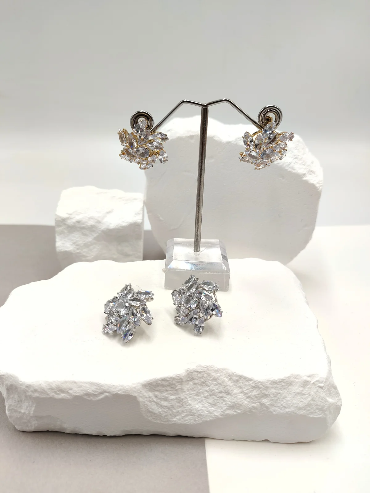 Gold-Plated Flower Earrings with Rhinestones #703113