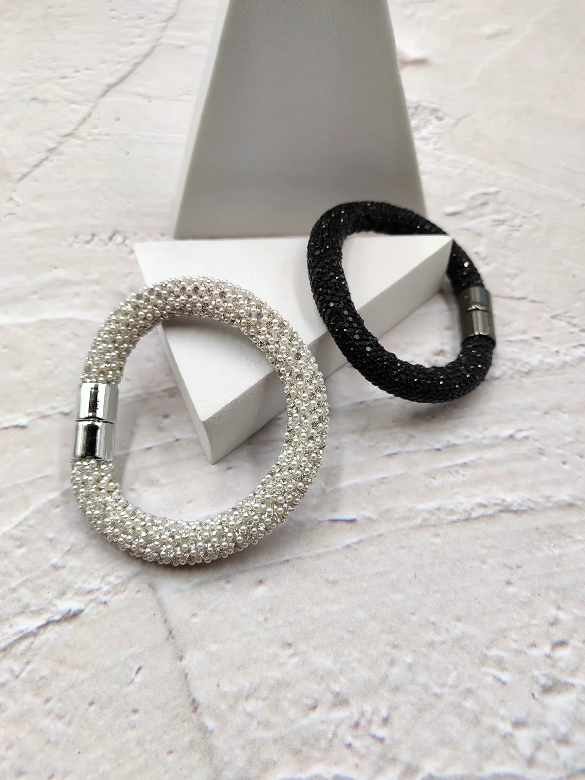 Bracelet with Rhinestones and Pearls by Magis Handmade Jewels – view 2