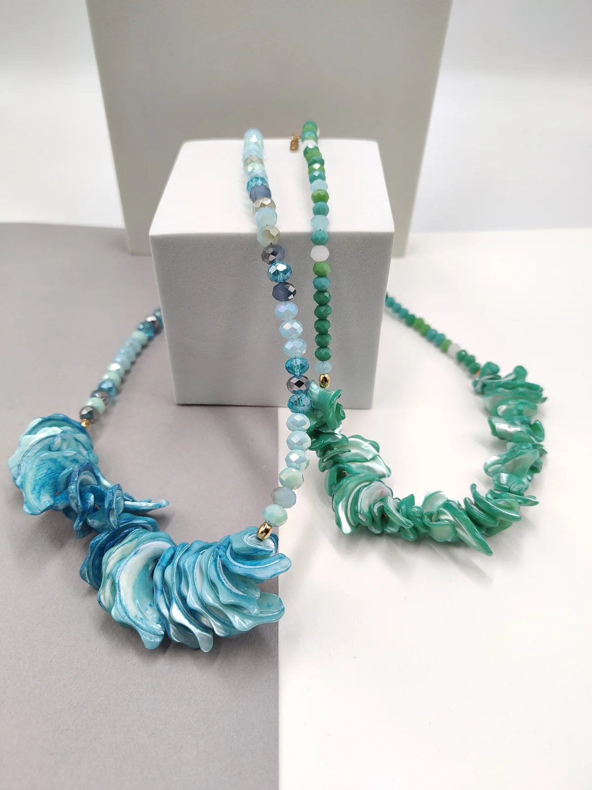 Necklace with Crystals and Mother-of-Pearl by Magis Handmade Jewels – view 2