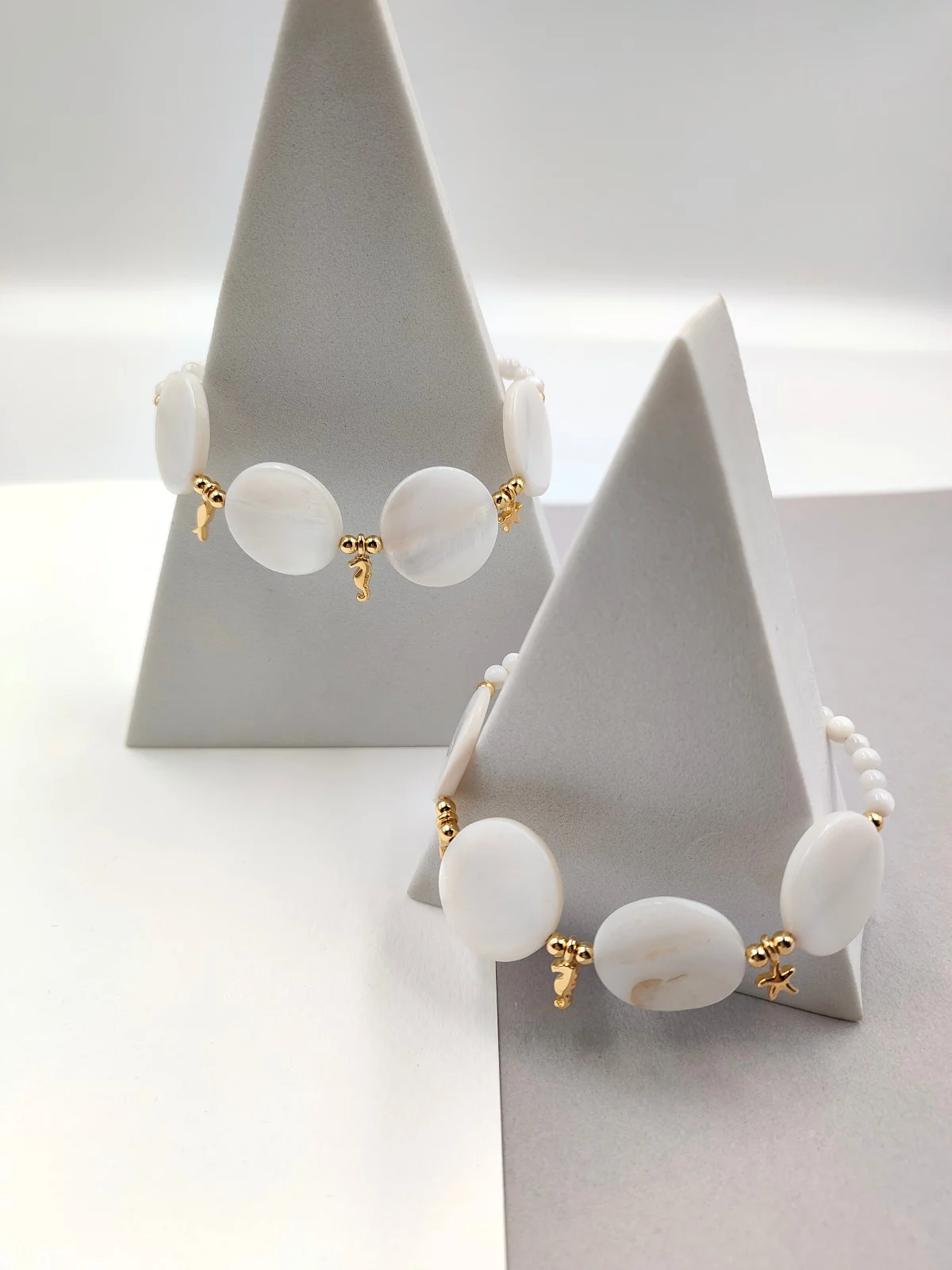 Bracelet with Mother-of-Pearl and Gold-Plated Summer Details by Magis Handmade Jewels – view 2