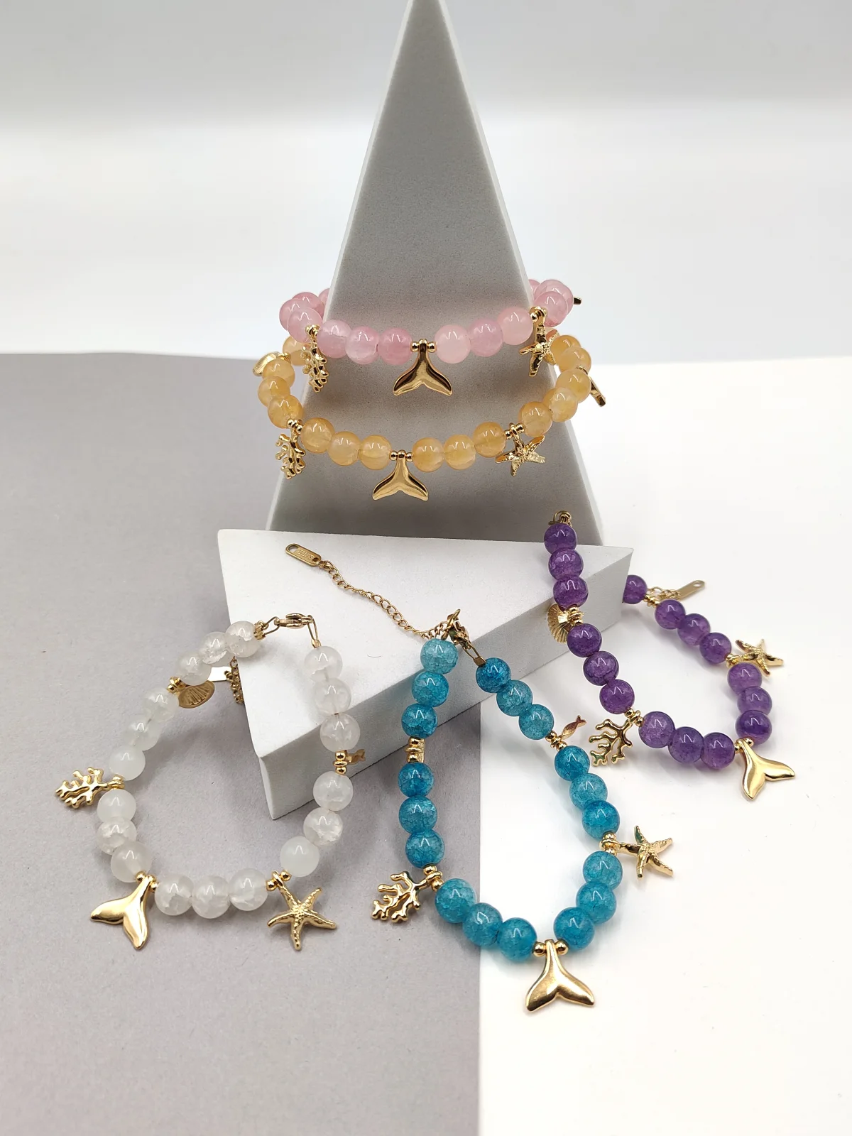 Bracelet with Crackle Beads and Gold-Plated Details by Magis Handmade Jewels – view 2