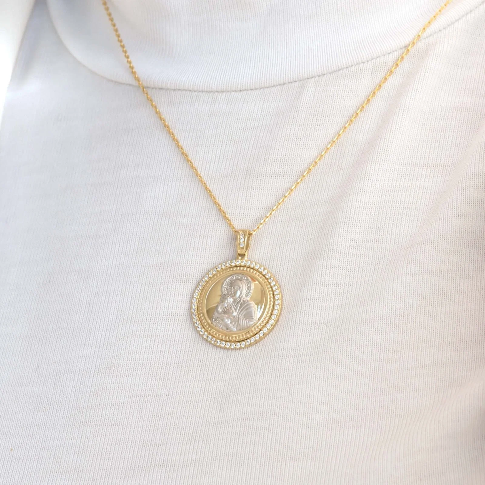 Holly Mary Protection Pendant — additional product image 3 from AntEva Crafts