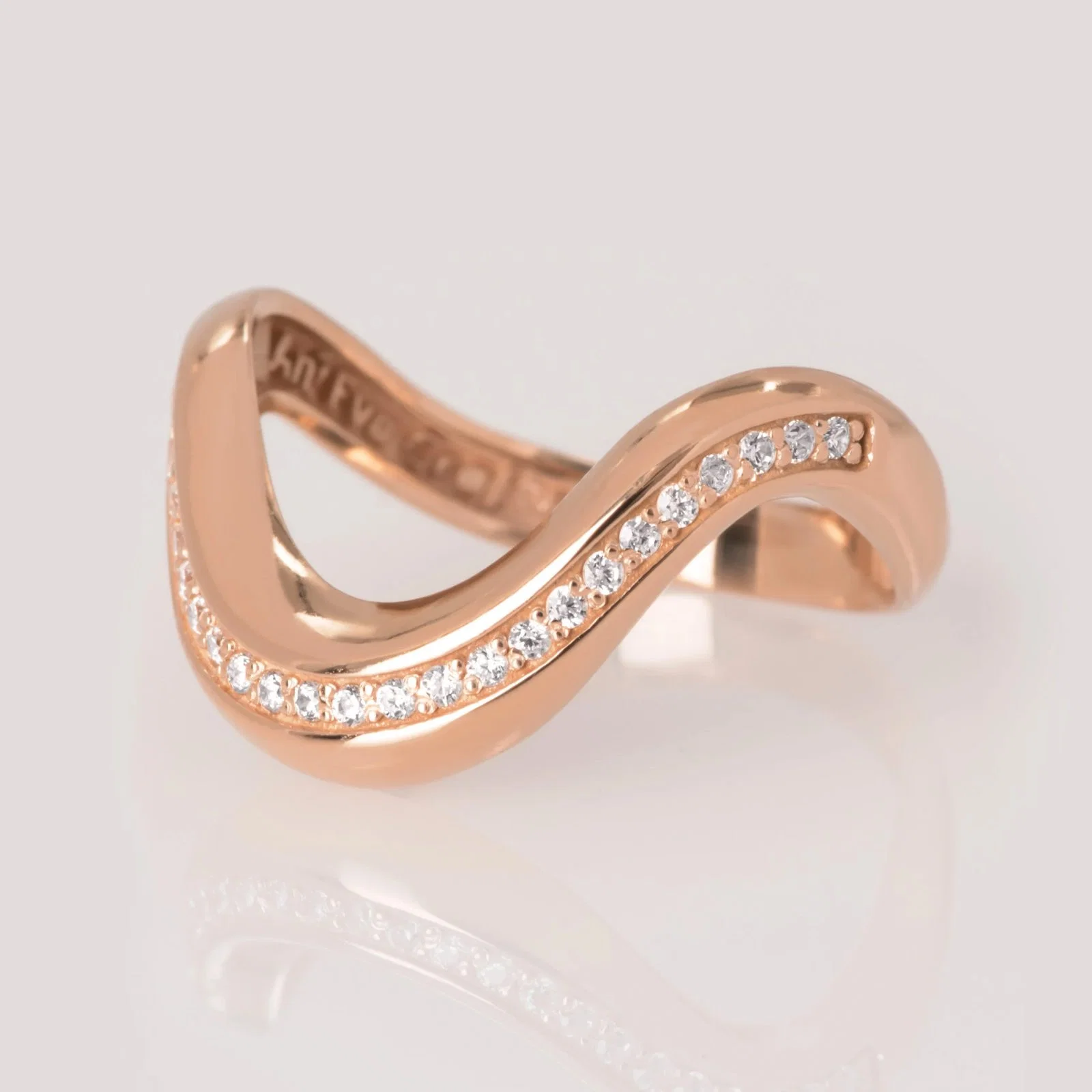 Wavy Diamond Ring — additional product image 6 from AntEva Crafts