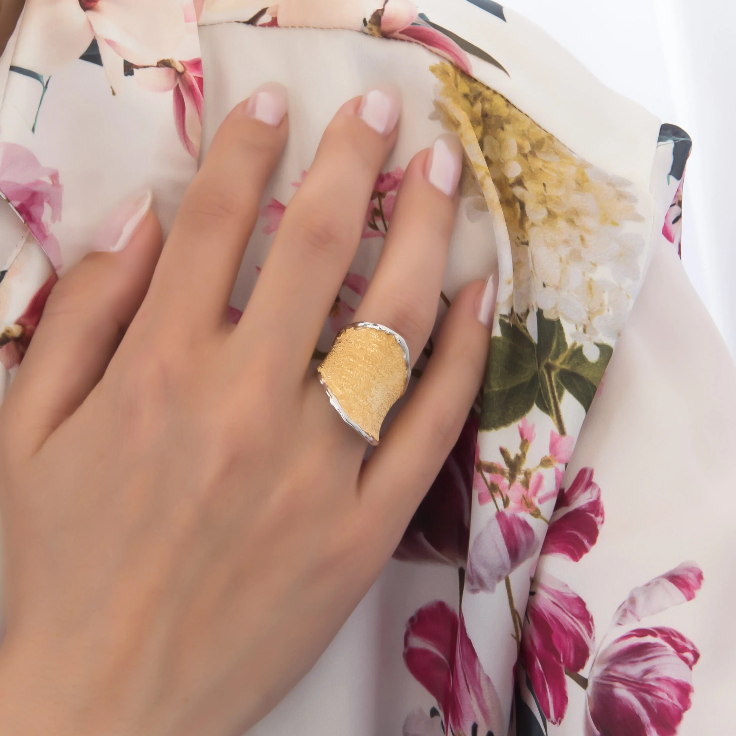 Unique Two-Tone Textured Ring — additional product image 4 from AntEva Crafts