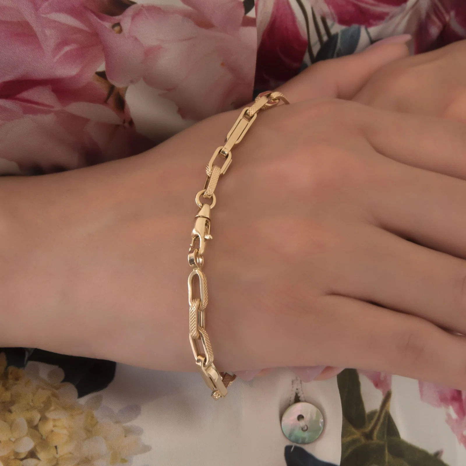 Oval Clip Gold Bracelet — additional product image 5 from AntEva Crafts