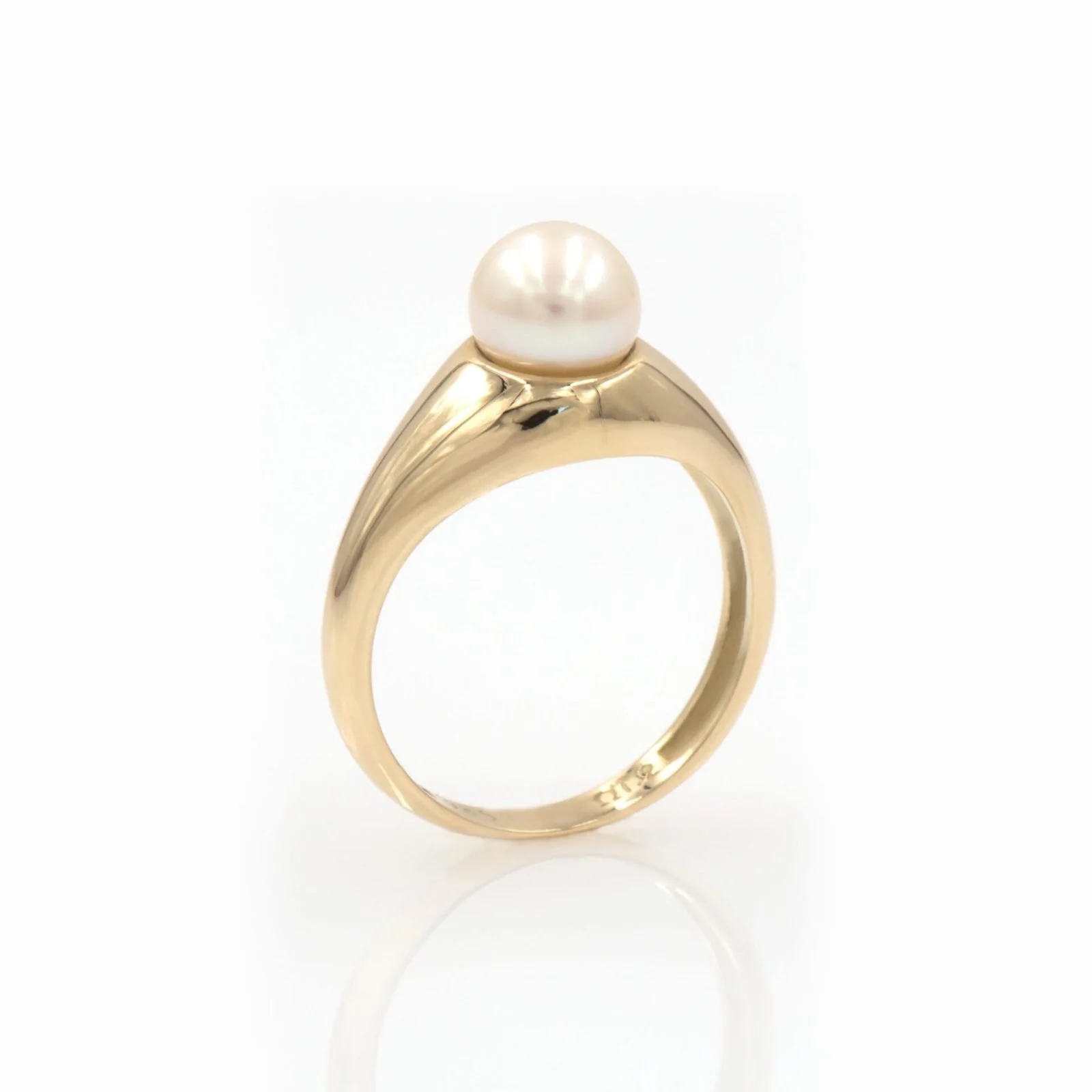 Pearl Signet Ring — additional product image 5 from AntEva Crafts