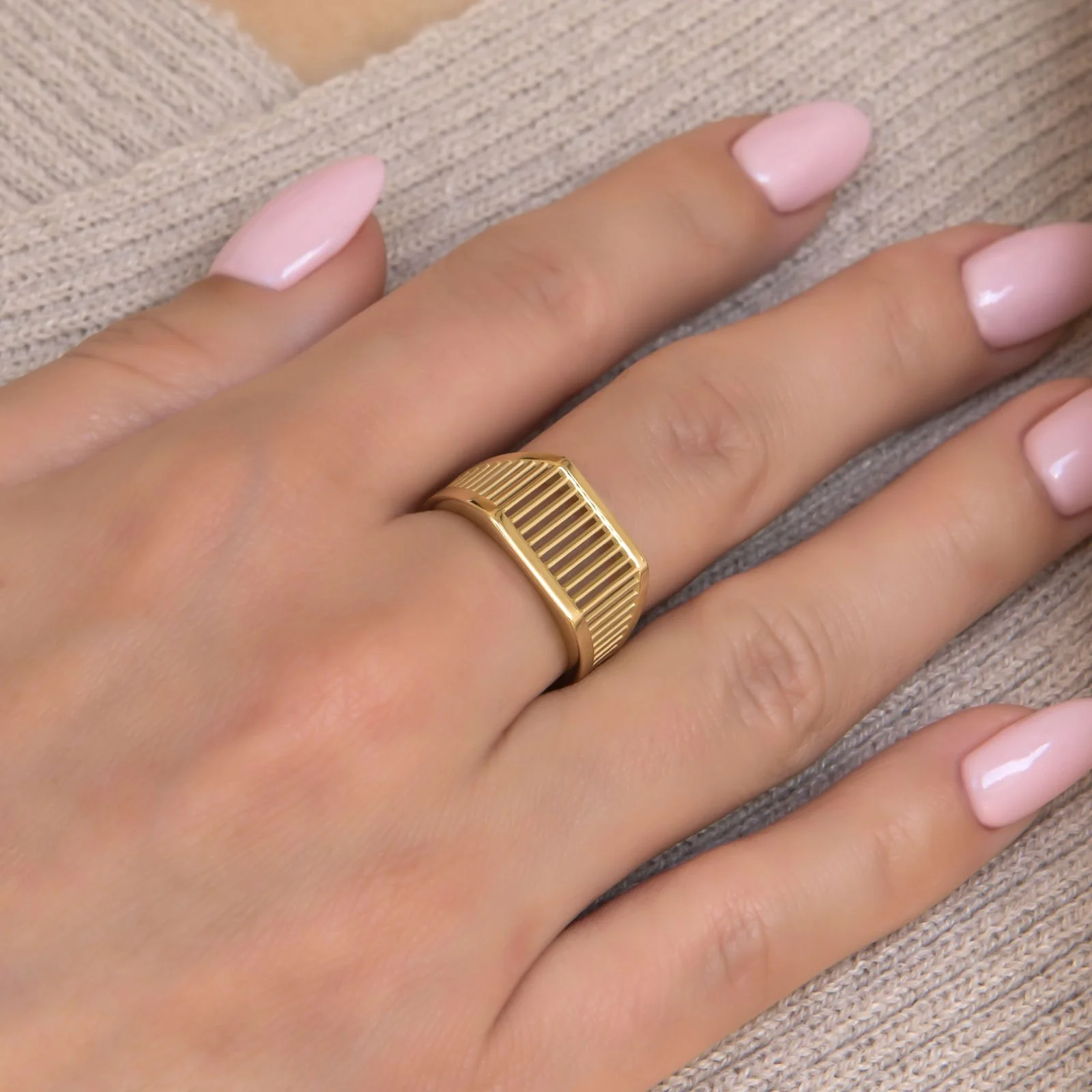 Ribbed Chunky Ring — additional product image 2 from AntEva Crafts