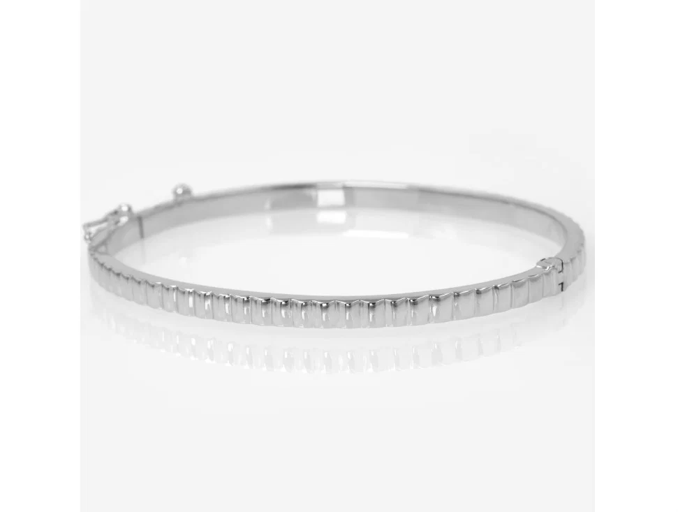Ribbed Hinged Oval Bangle — additional product image 6 from AntEva Crafts