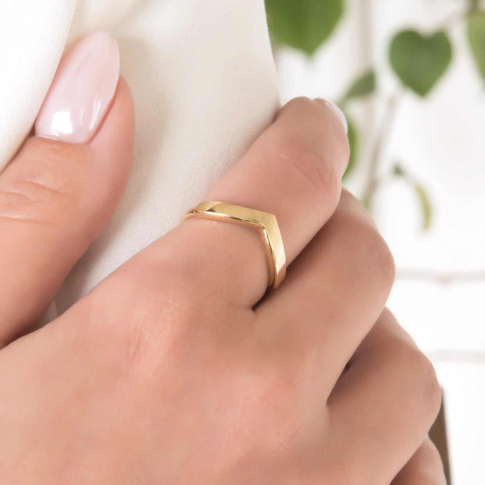 Minimalist V Ring — additional product image 2 from AntEva Crafts