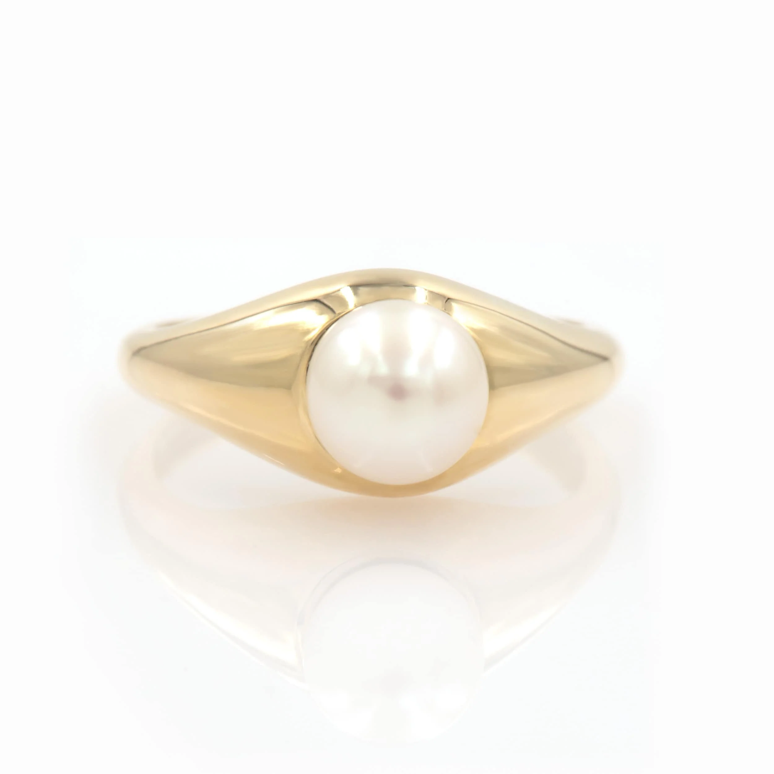 Pearl Signet Ring — additional product image 3 from AntEva Crafts