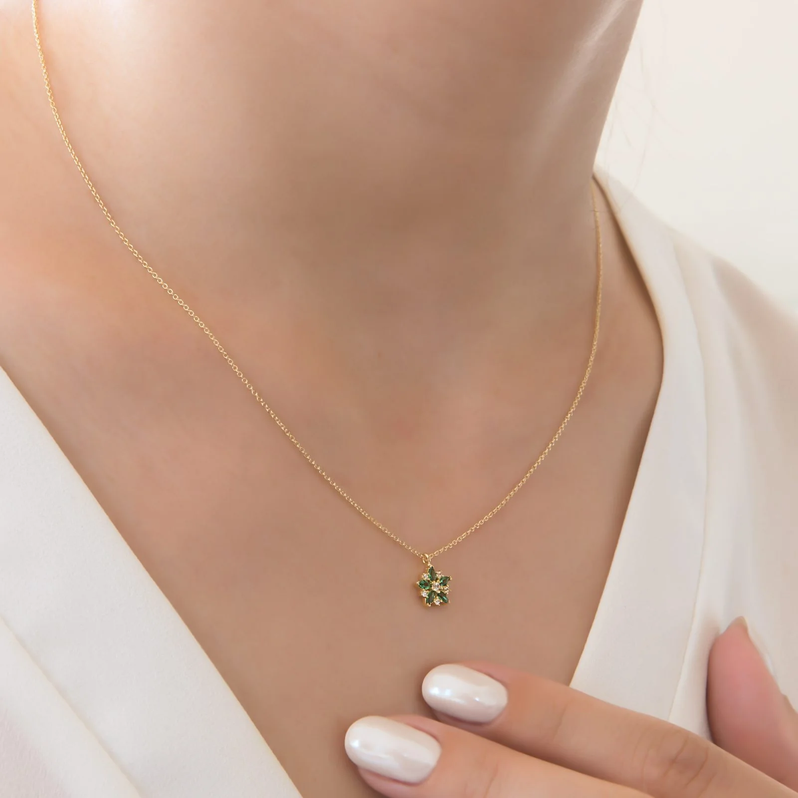 Daisy Flower Gemstone Necklace — additional product image 5 from AntEva Crafts