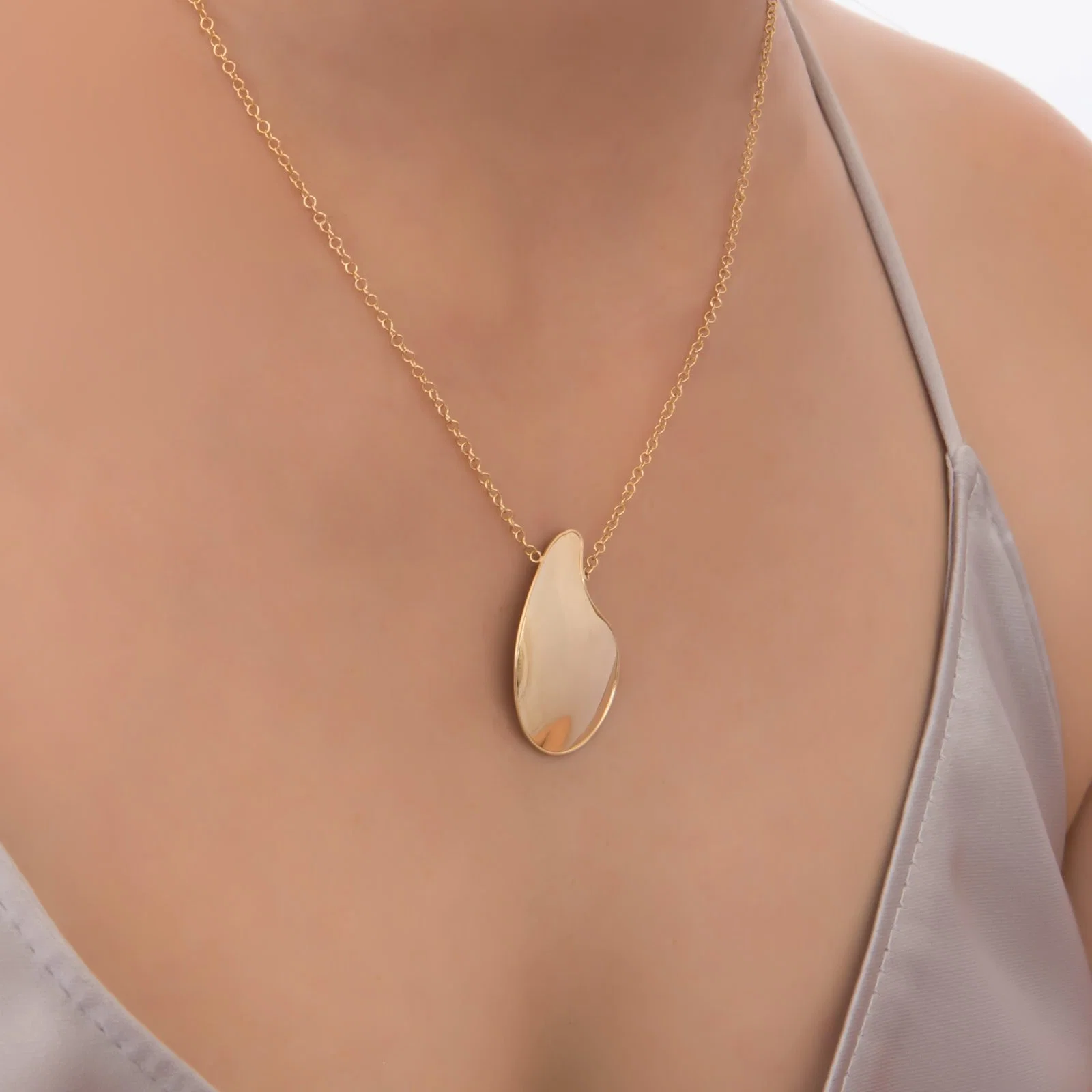 Kendall Disc Necklace — additional product image 5 from AntEva Crafts