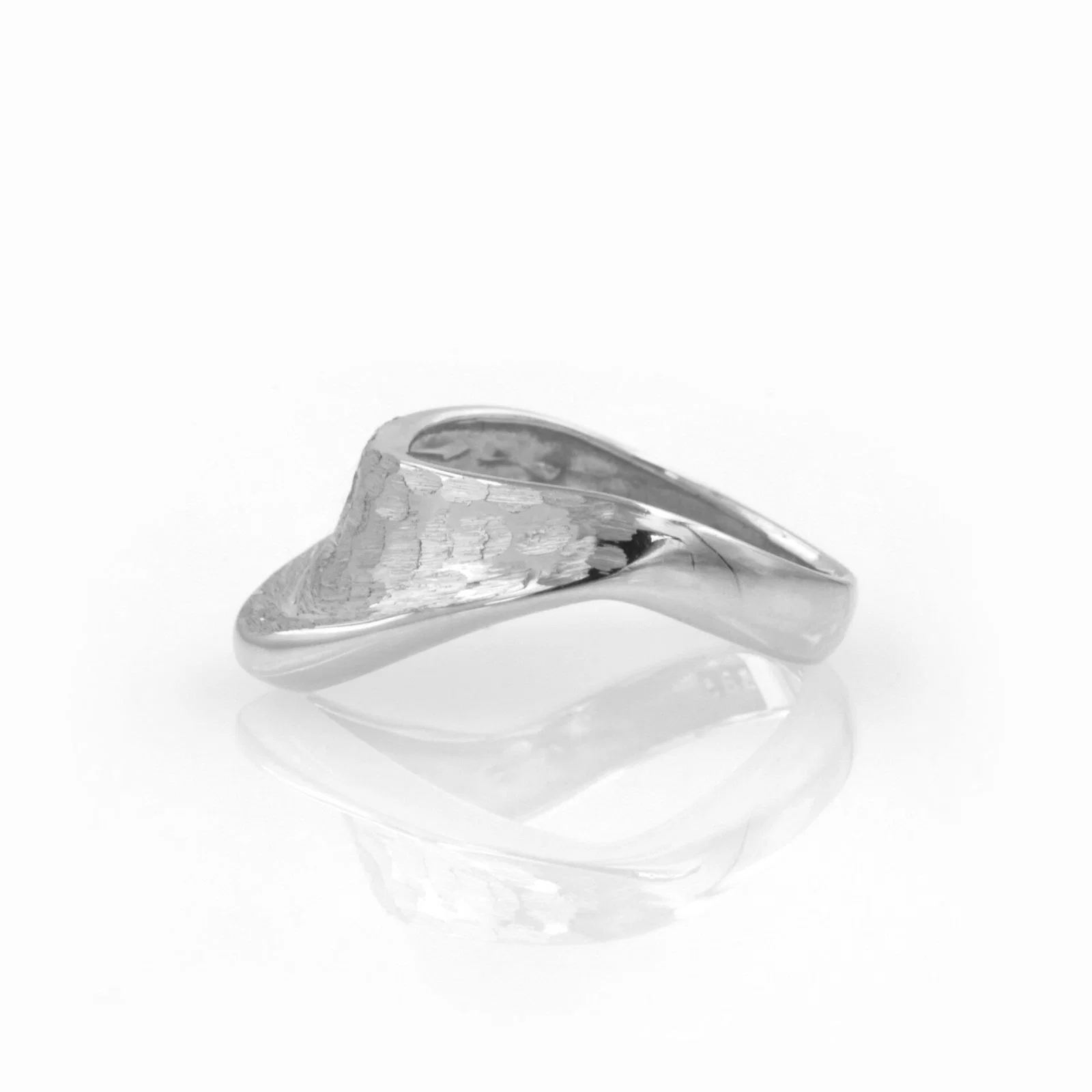 Hammered Signet Ring — additional product image 6 from AntEva Crafts
