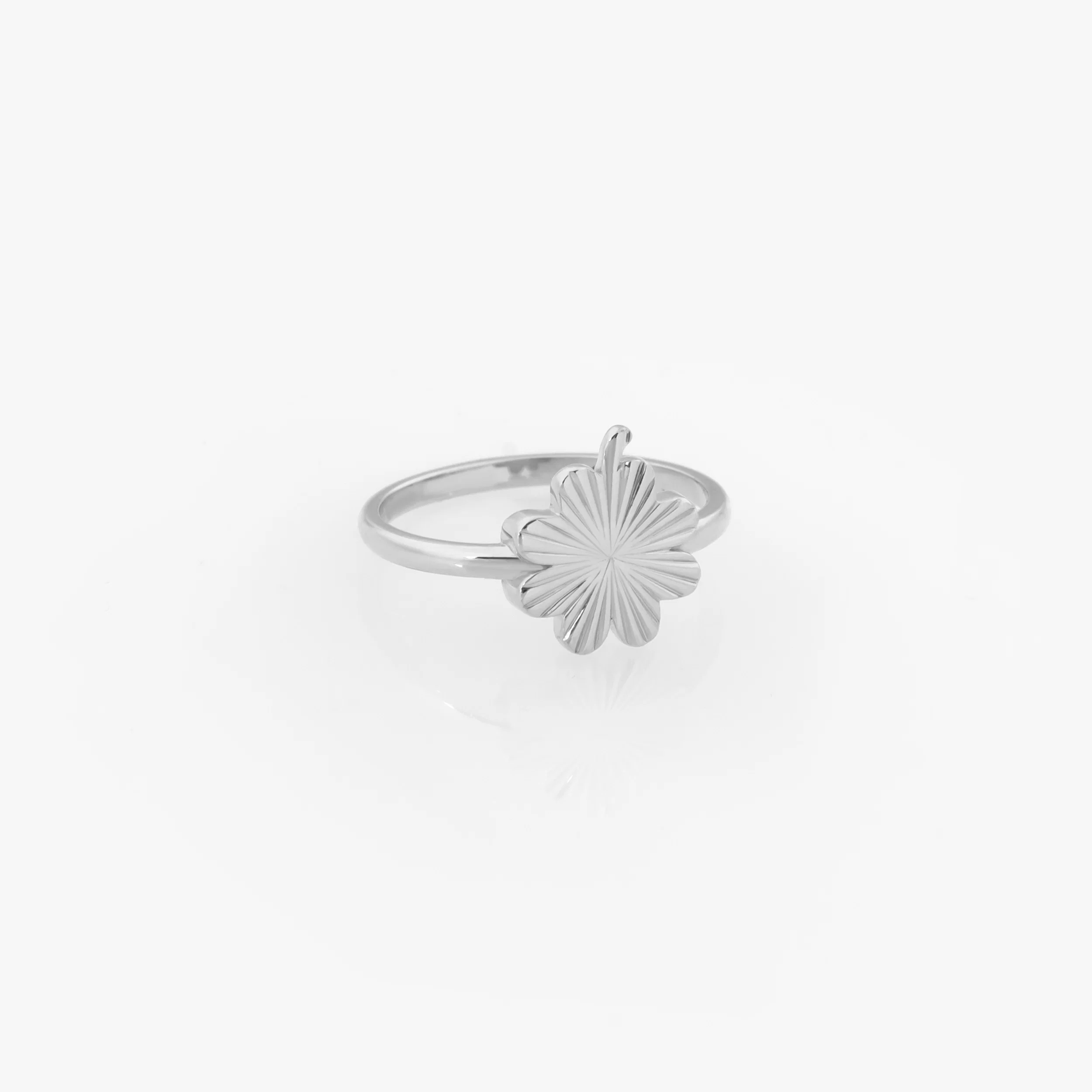 Four-Leaf Clover Sunburst Ring — additional product image 3 from AntEva Crafts