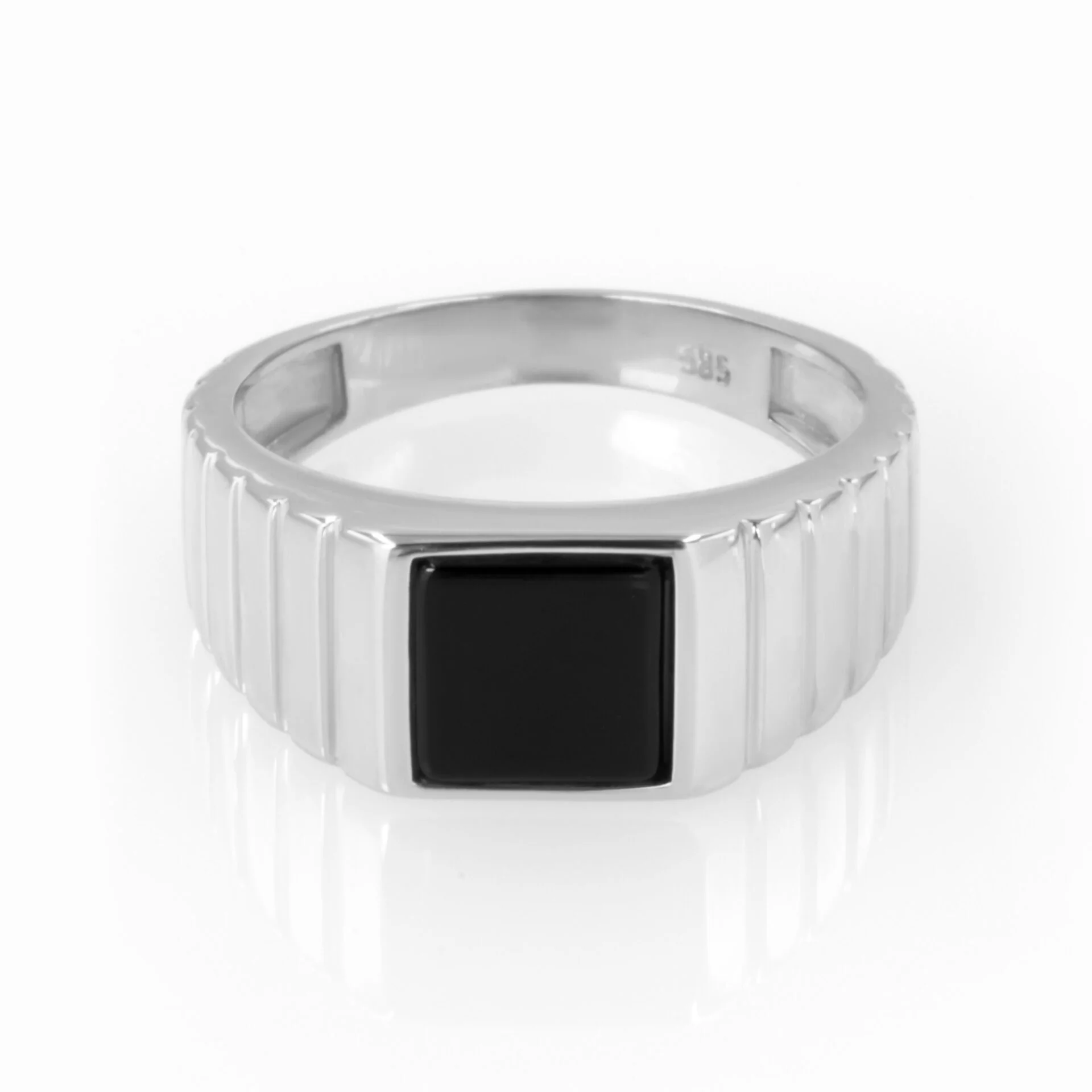 Black Onyx Signet Ring — additional product image 5 from AntEva Crafts