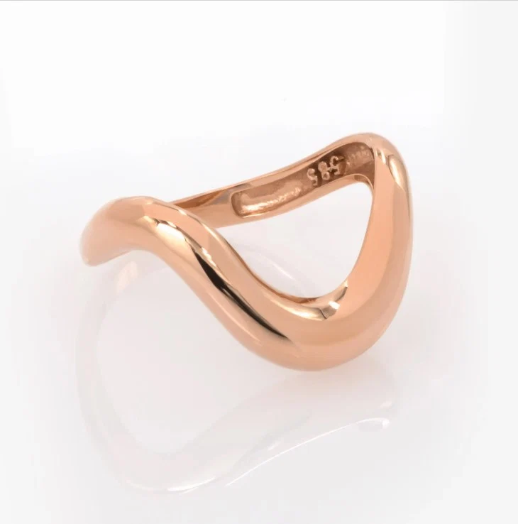 Asymmetrical Thick Wavy Gold Ring — additional product image 5 from AntEva Crafts