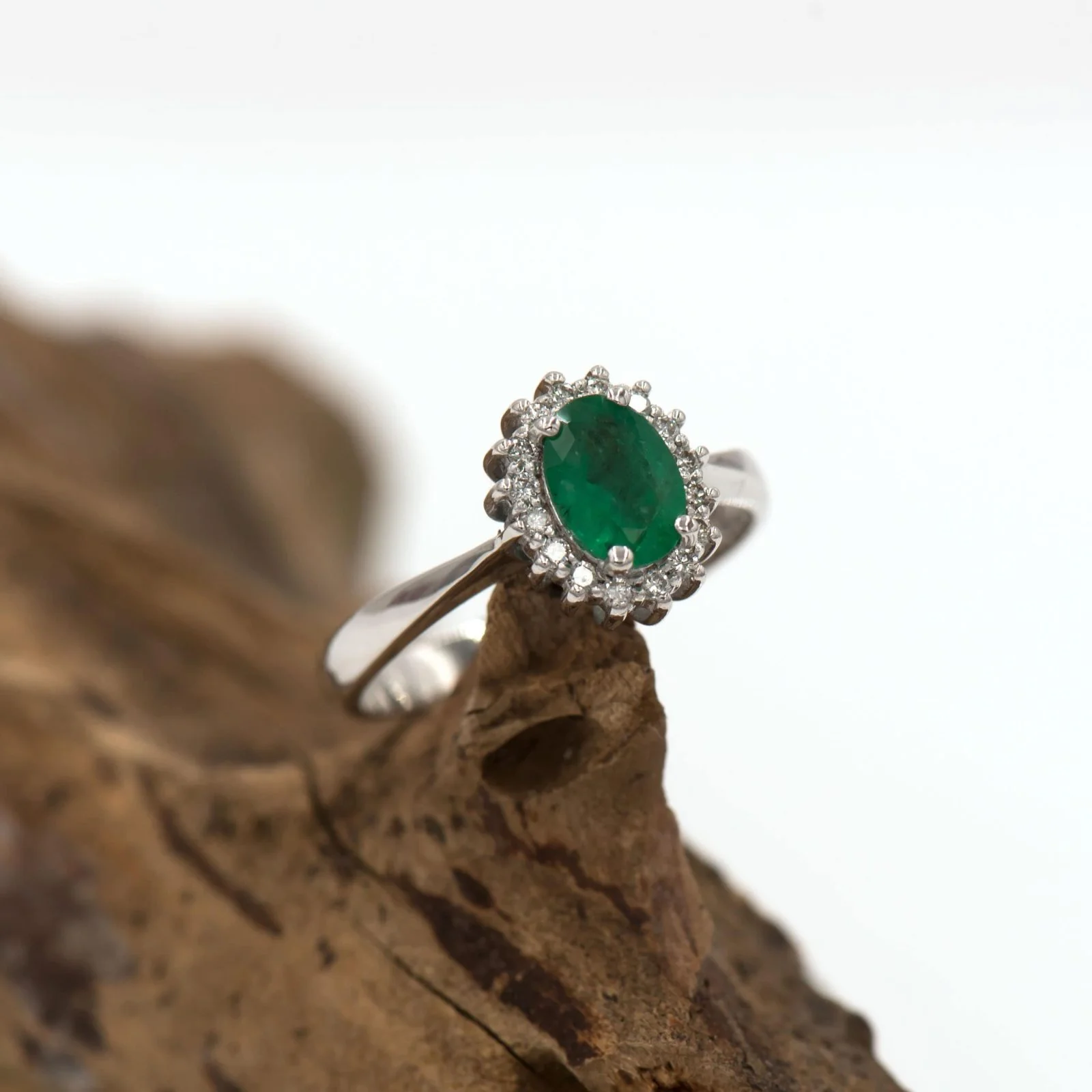 Diamond Emerald Ring — additional product image 5 from AntEva Crafts