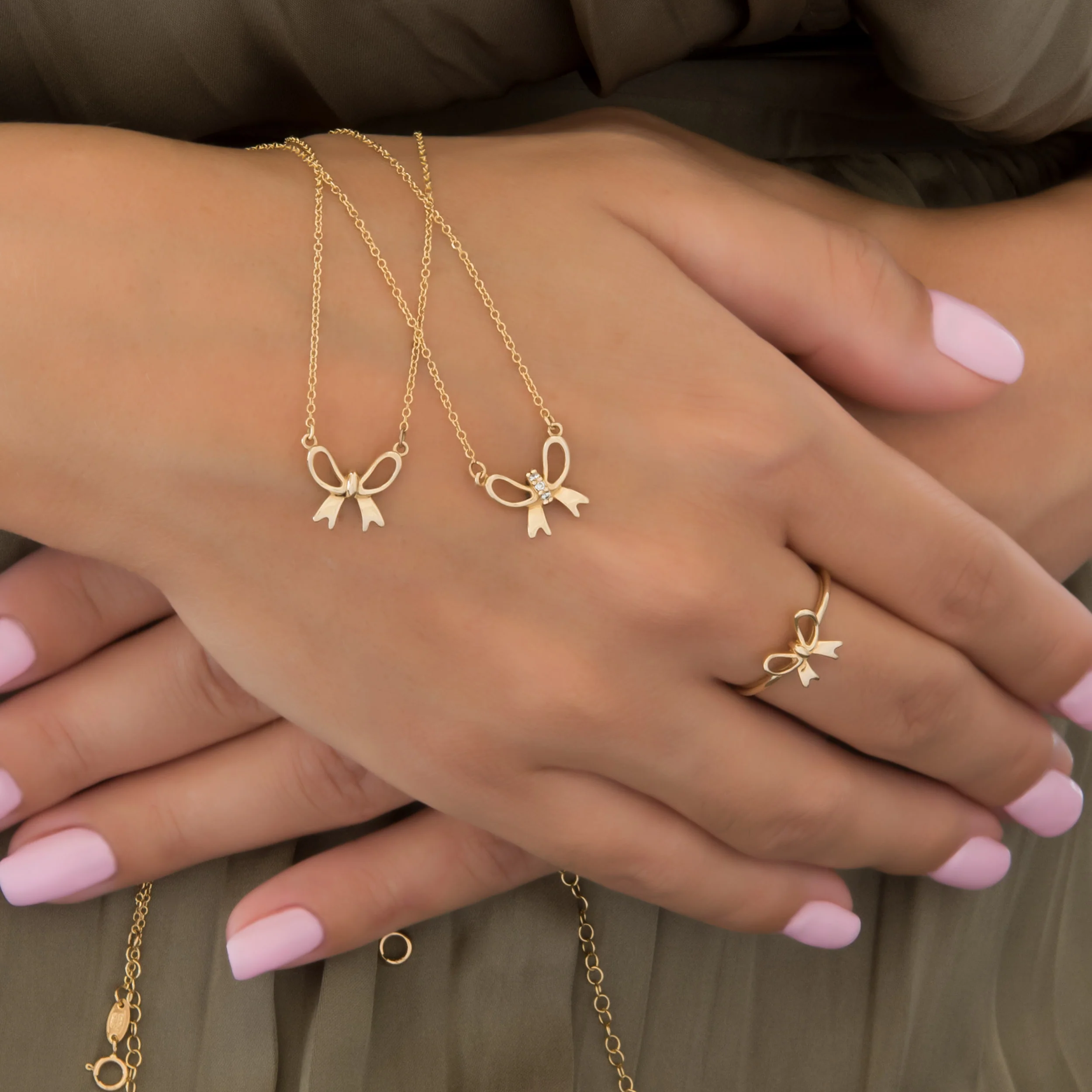 Delicate Bow Ring — additional product image 7 from AntEva Crafts