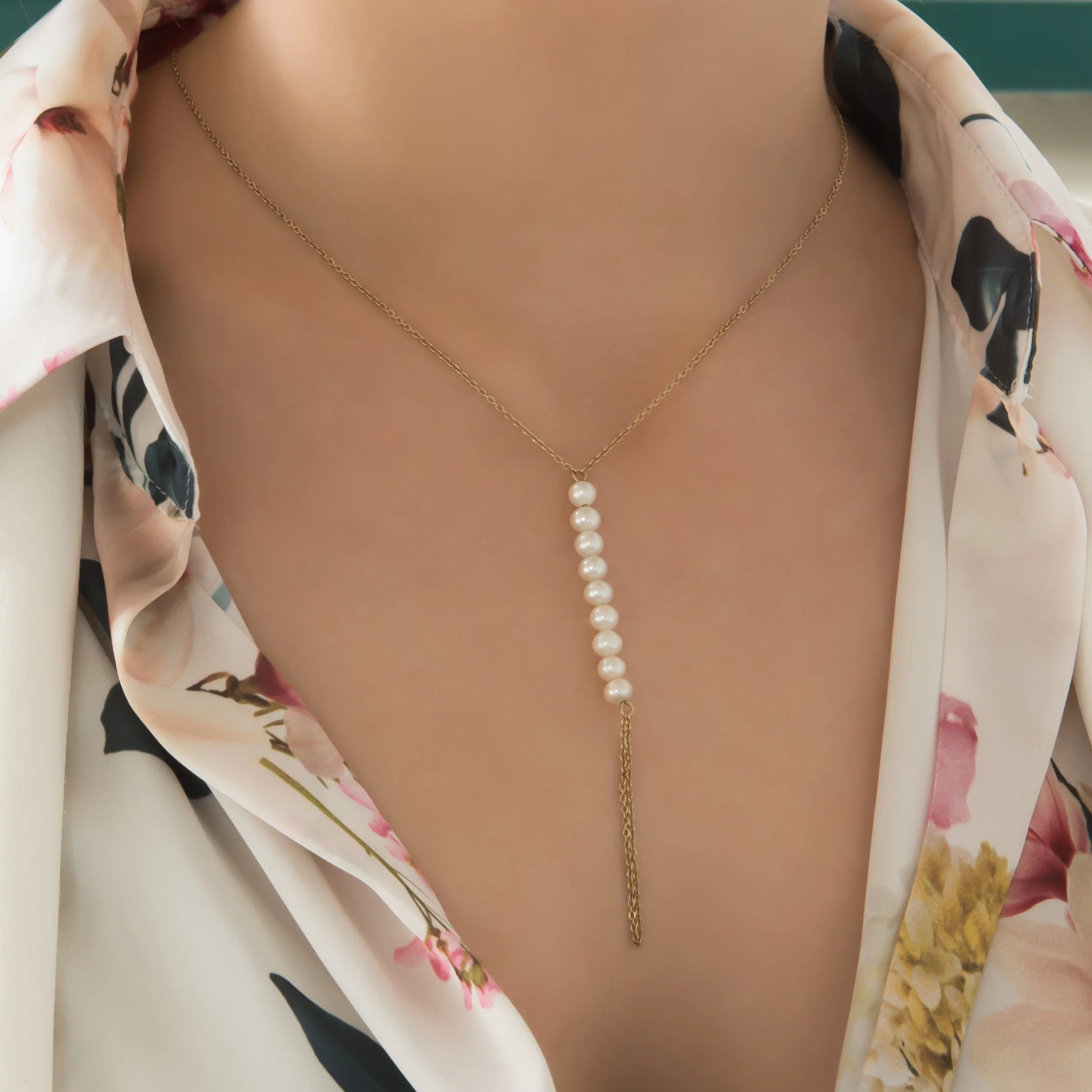 Two-in-One Pearl Hand Chain and Necklace — additional product image 8 from AntEva Crafts