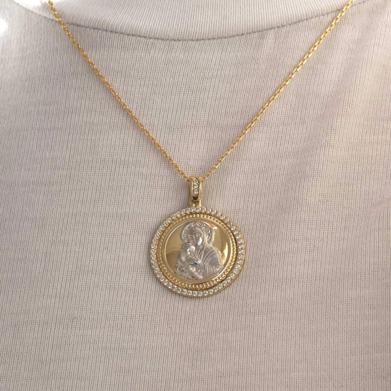 Holly Mary Protection Pendant — additional product image 4 from AntEva Crafts