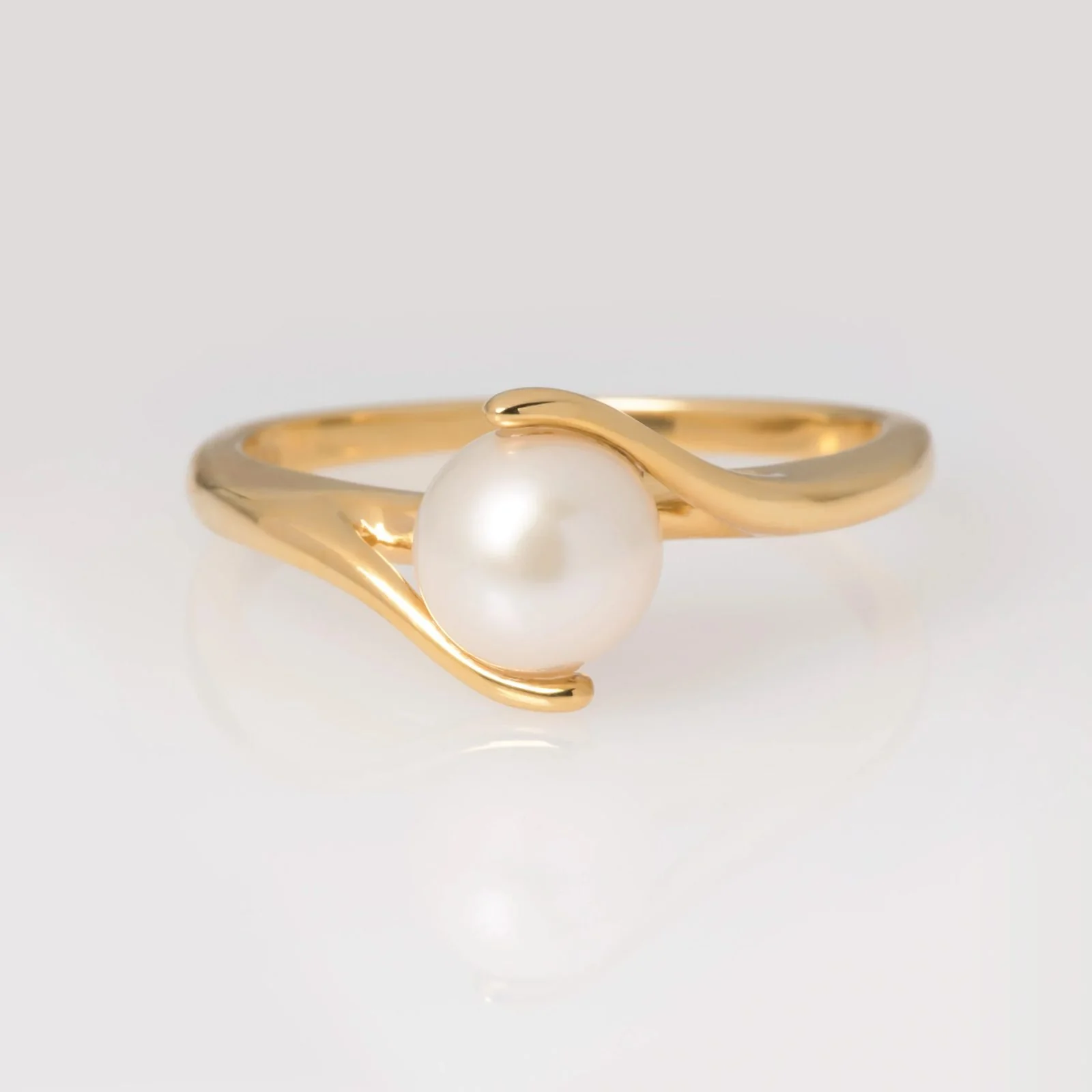 Single Pearl Ring — additional product image 3 from AntEva Crafts