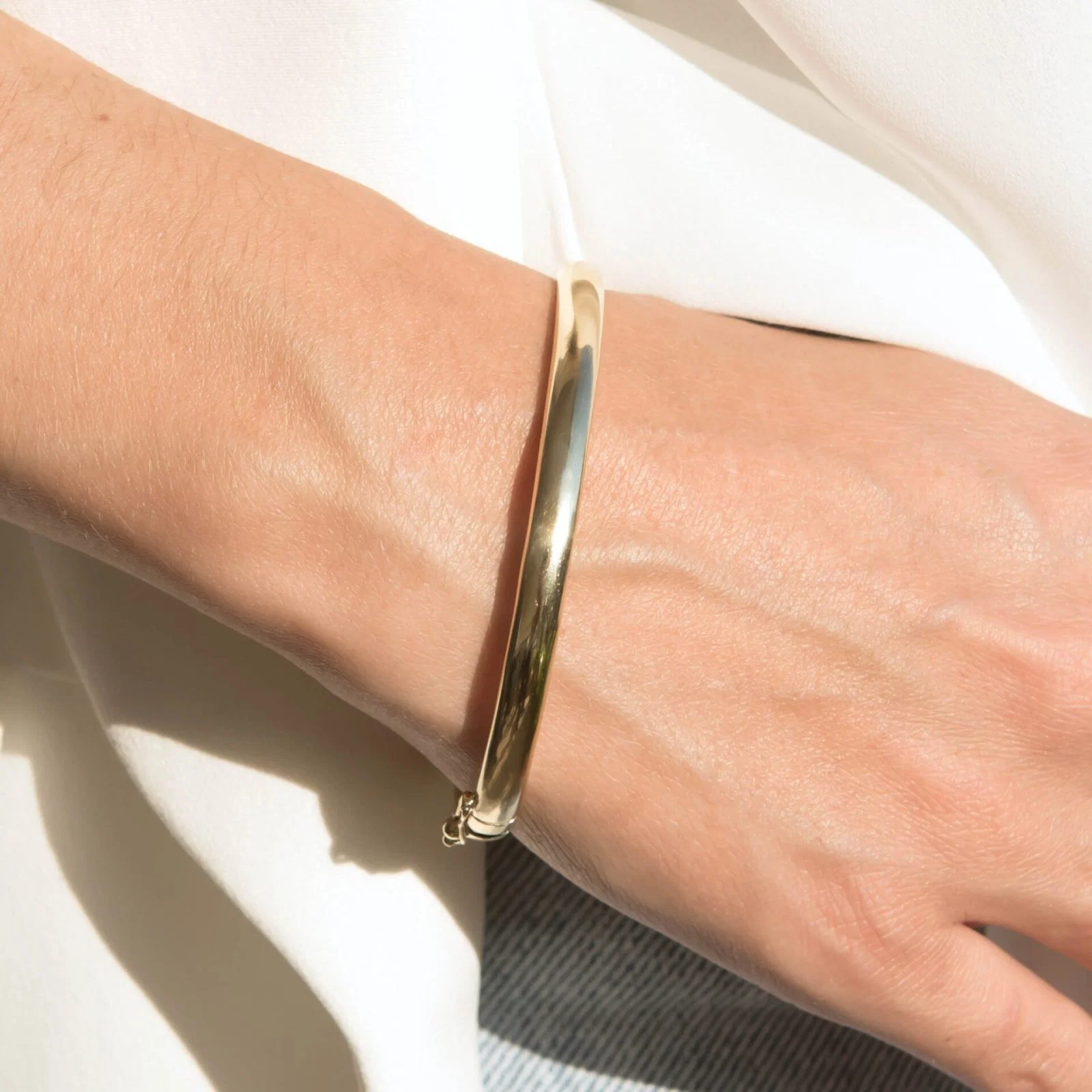 Classic Gold Oval Hinged Bangle 5.5mm — additional product image 2 from AntEva Crafts