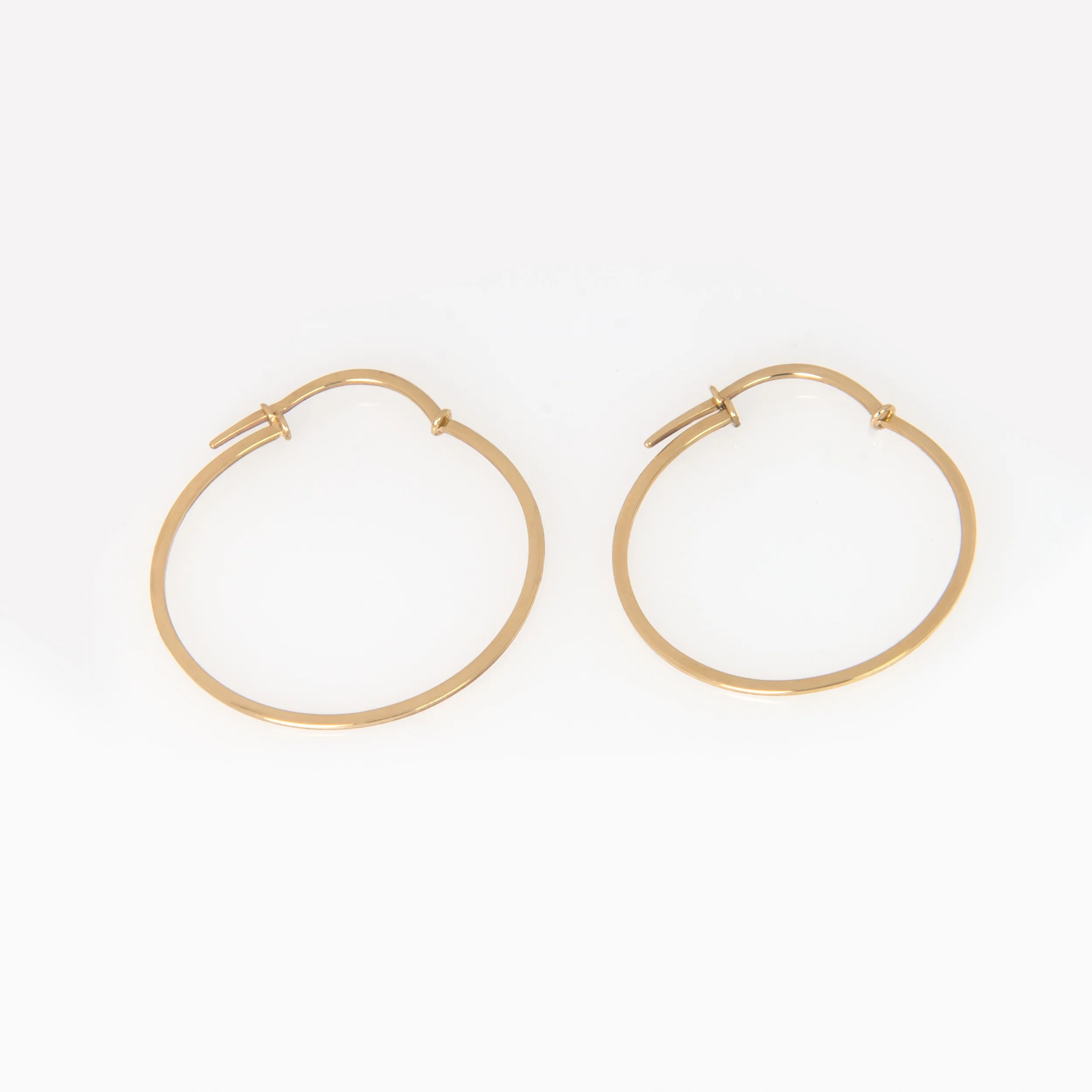 Solid Gold Hoop Earrings – Classic Minimalist Everyday Hoops