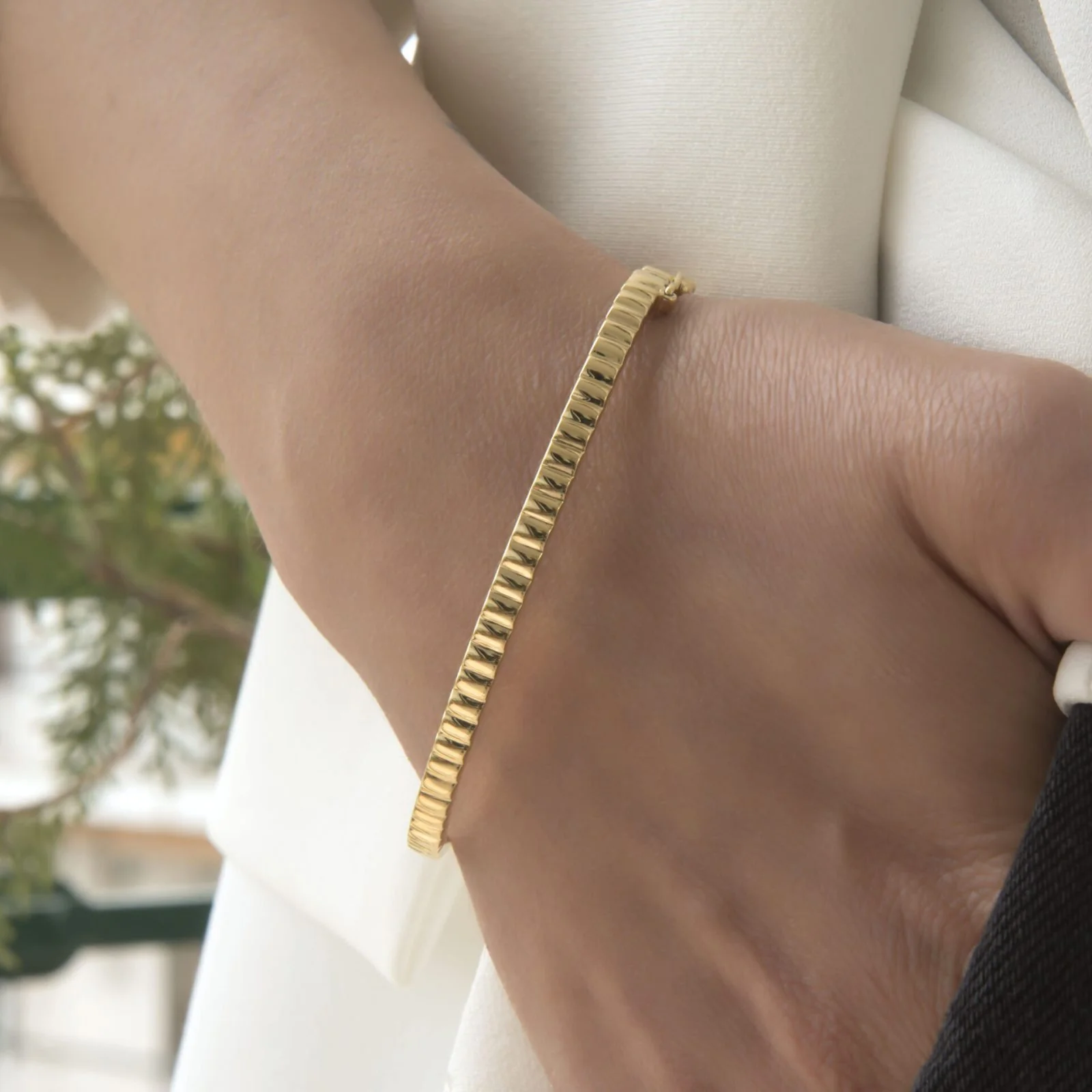 Ribbed Hinged Oval Bangle — additional product image 2 from AntEva Crafts