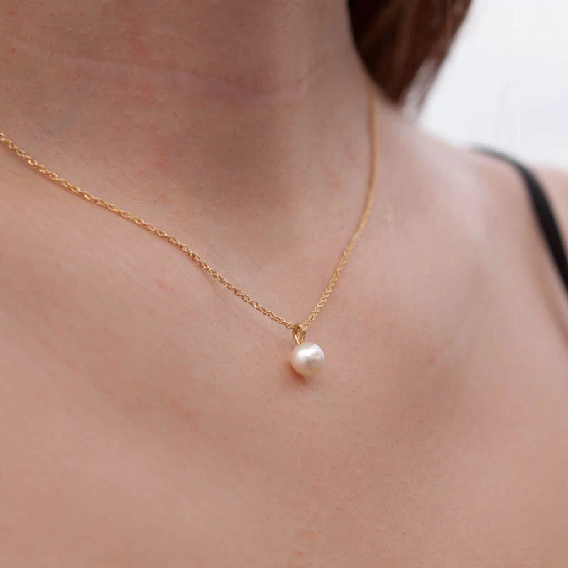 Pearl Backdrop Necklace — additional product image 2 from AntEva Crafts