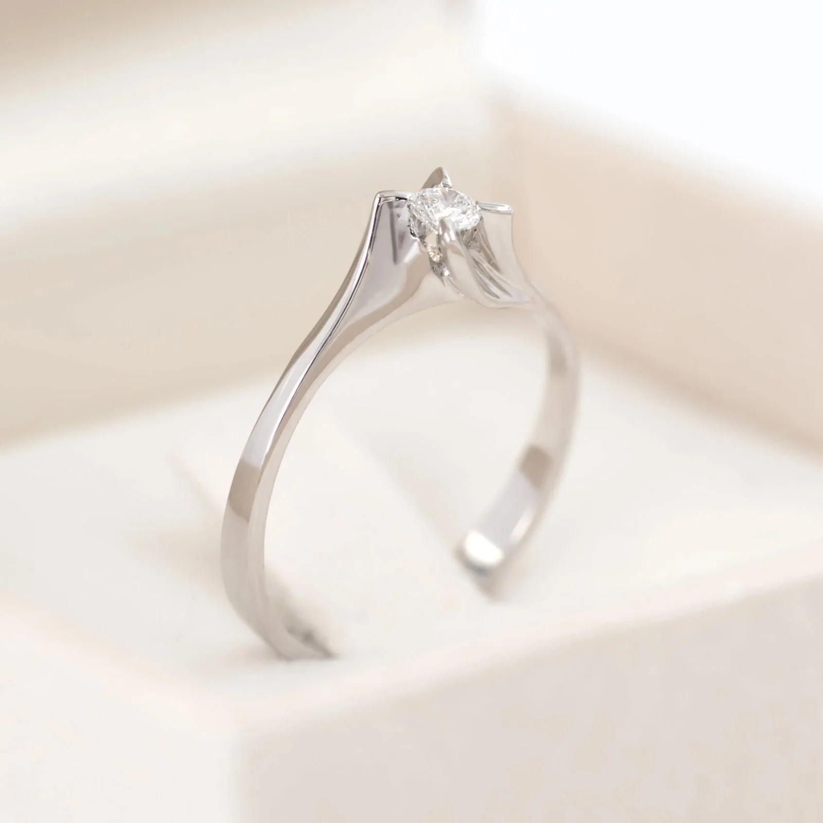 Diamond Solitaire White Gold 18k Ring — additional product image 6 from AntEva Crafts