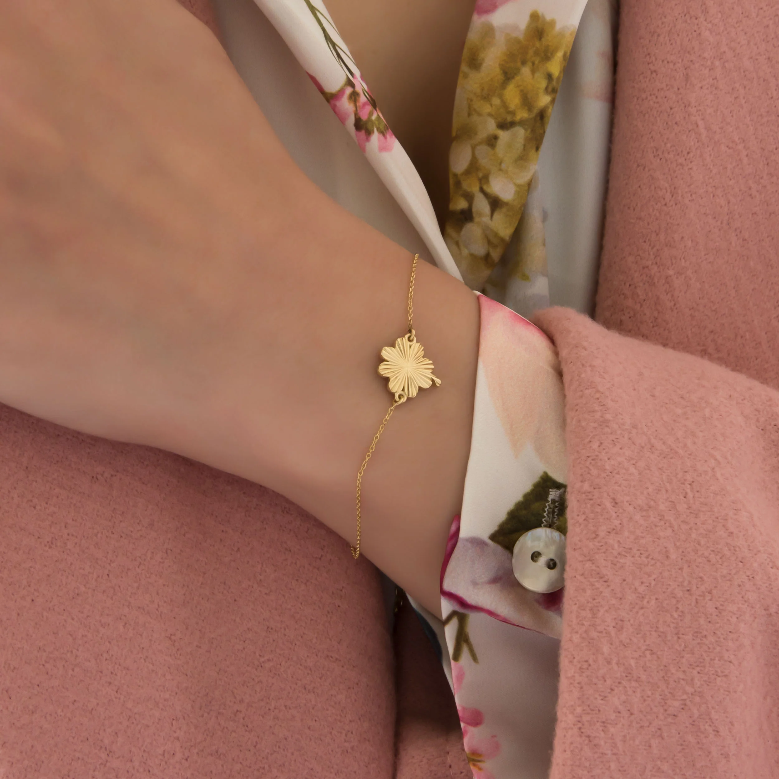 Four-Leaf Clover Sunburst Bracelet — additional product image 2 from AntEva Crafts