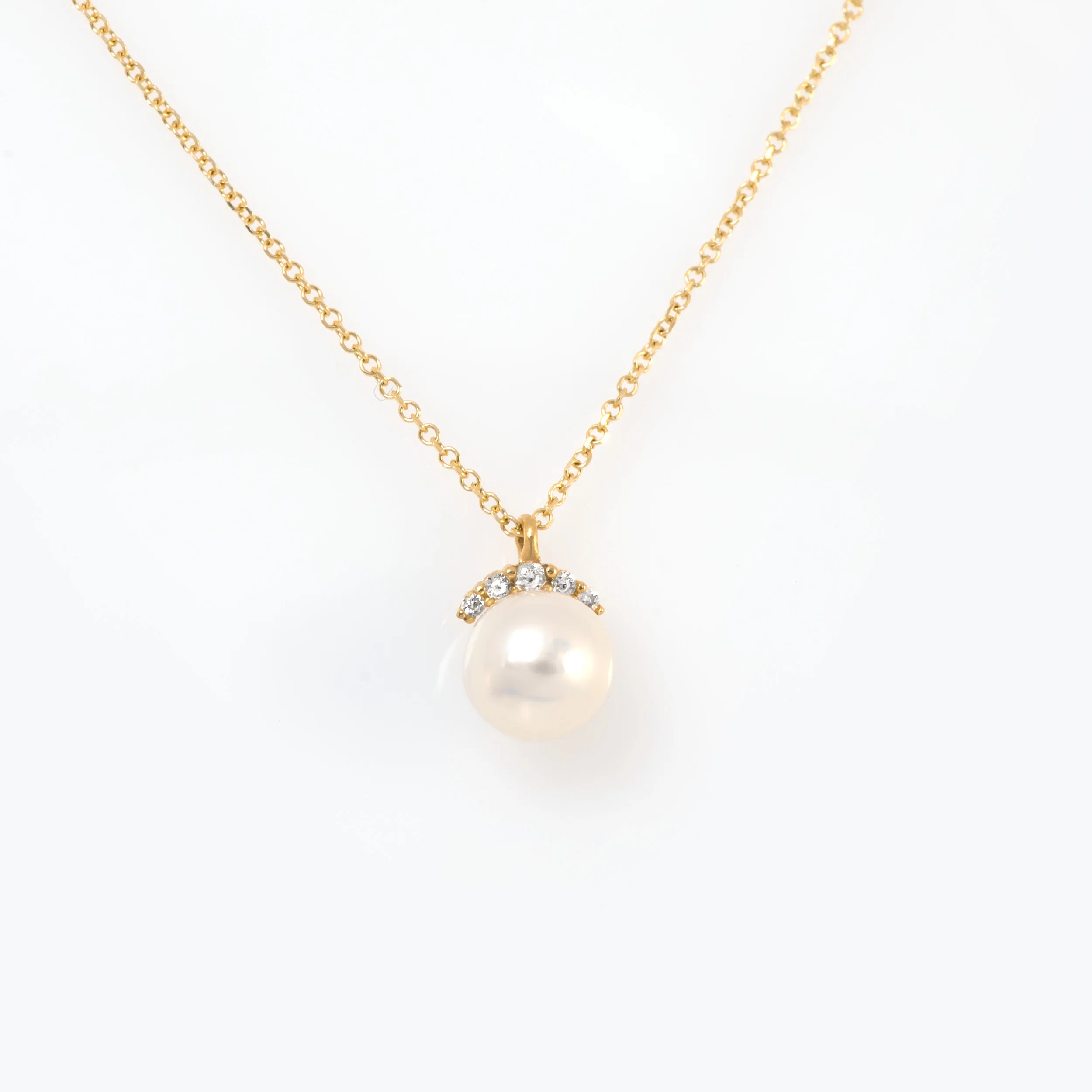 Floating Pearl Chain Necklace