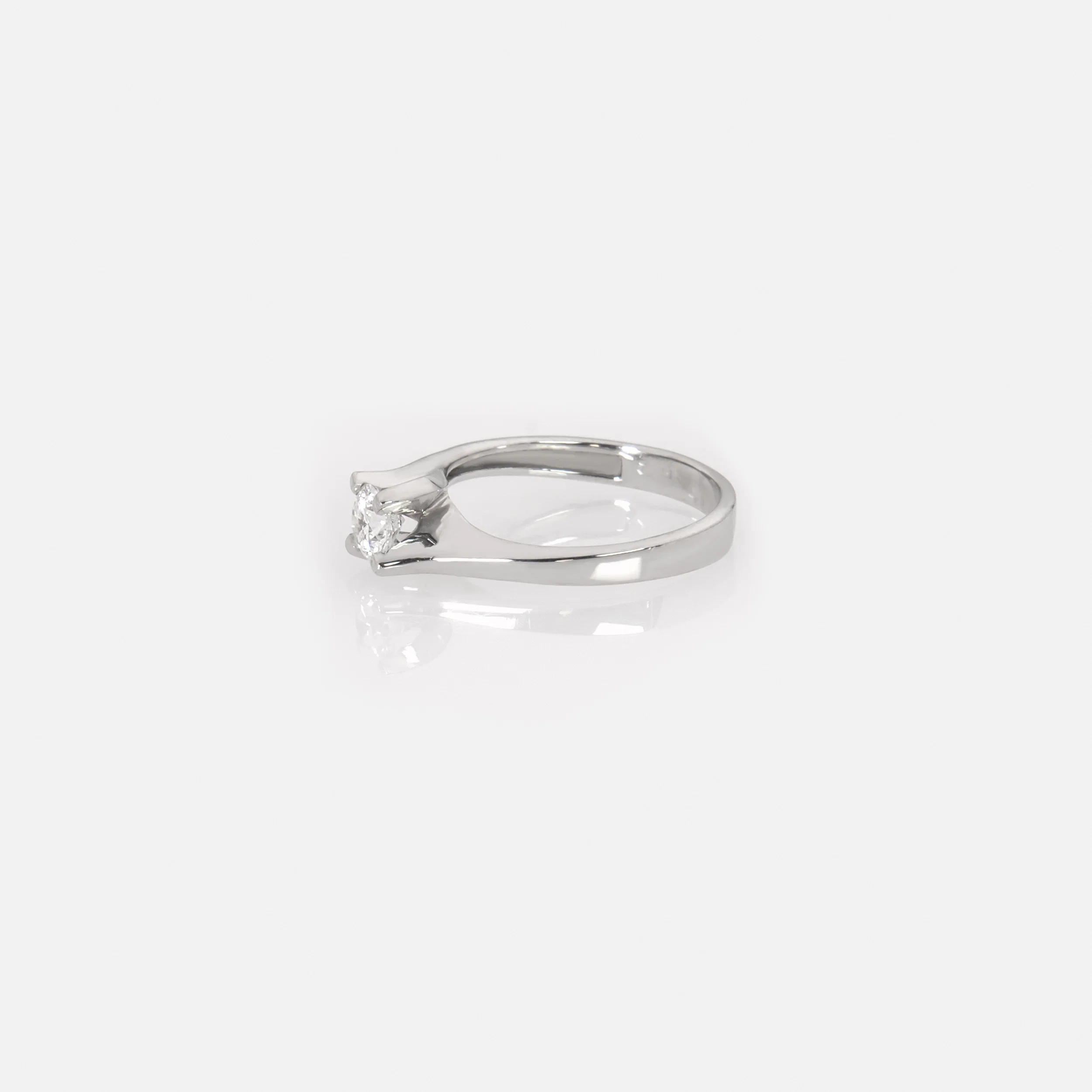 18K White Gold Lab-Grown Diamond Ring – Classic 4-Prong Solitaire Ring — additional product image 4 from AntEva Crafts