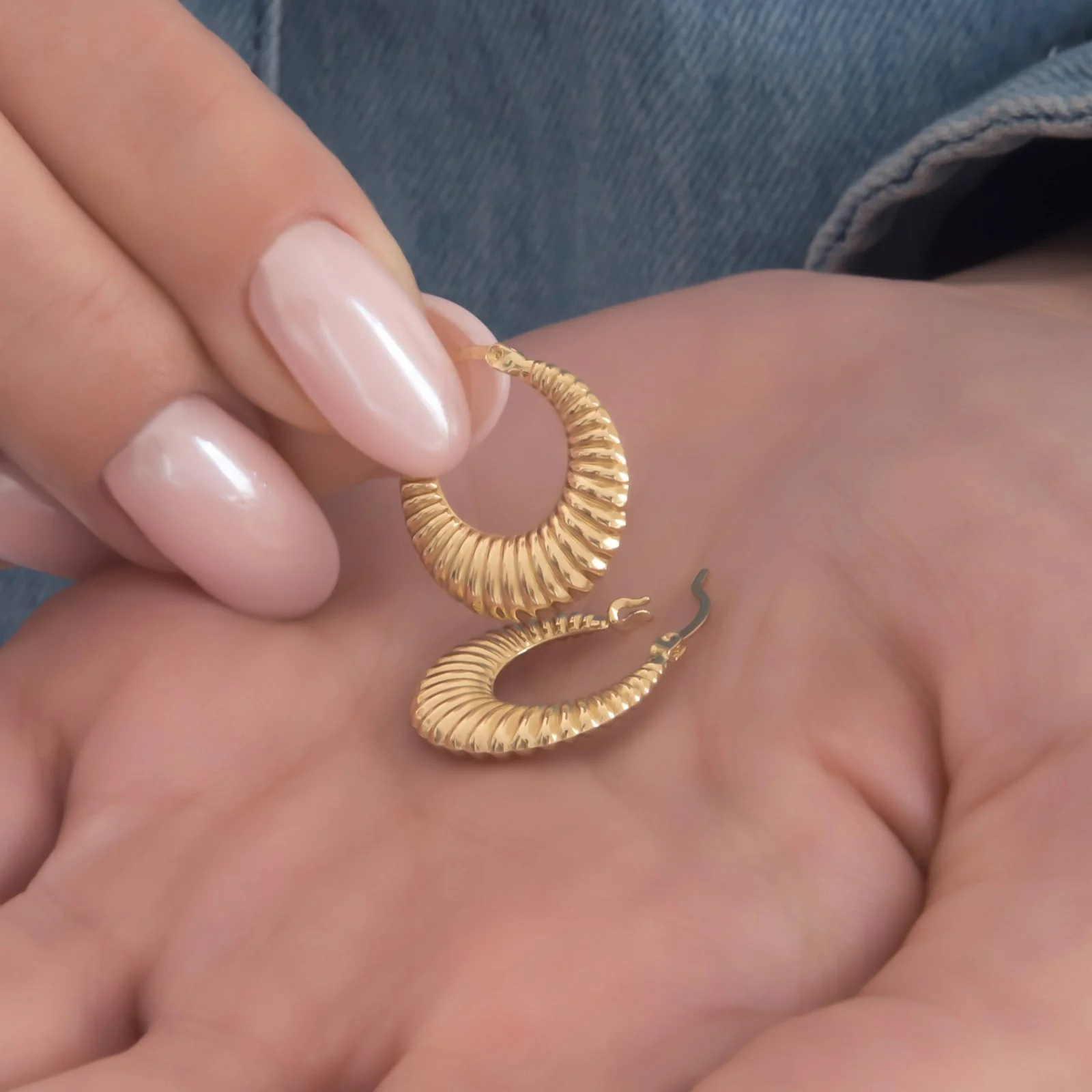 Ribbed Hoop Earrings — additional product image 6 from AntEva Crafts