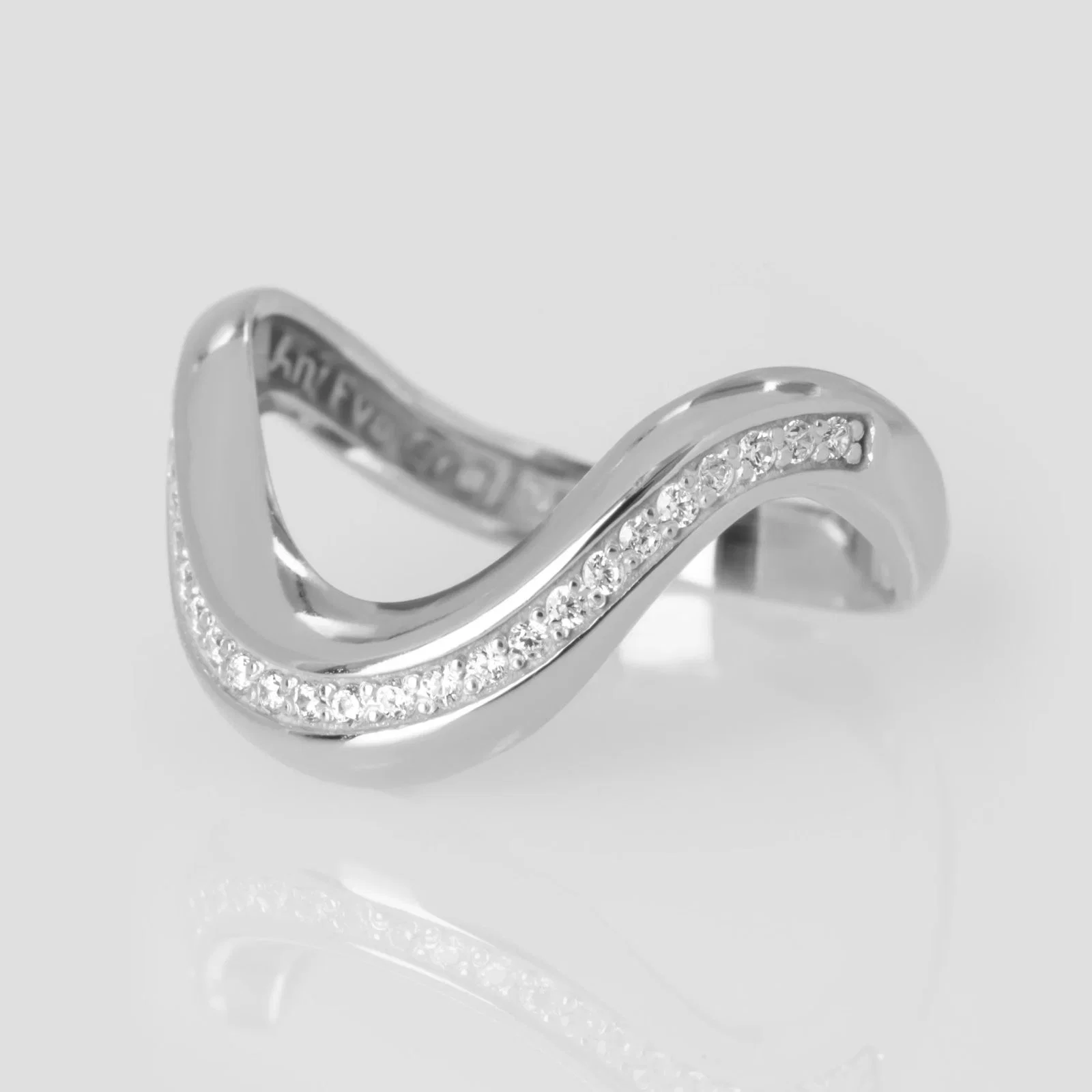 Wavy Diamond Ring — additional product image 7 from AntEva Crafts