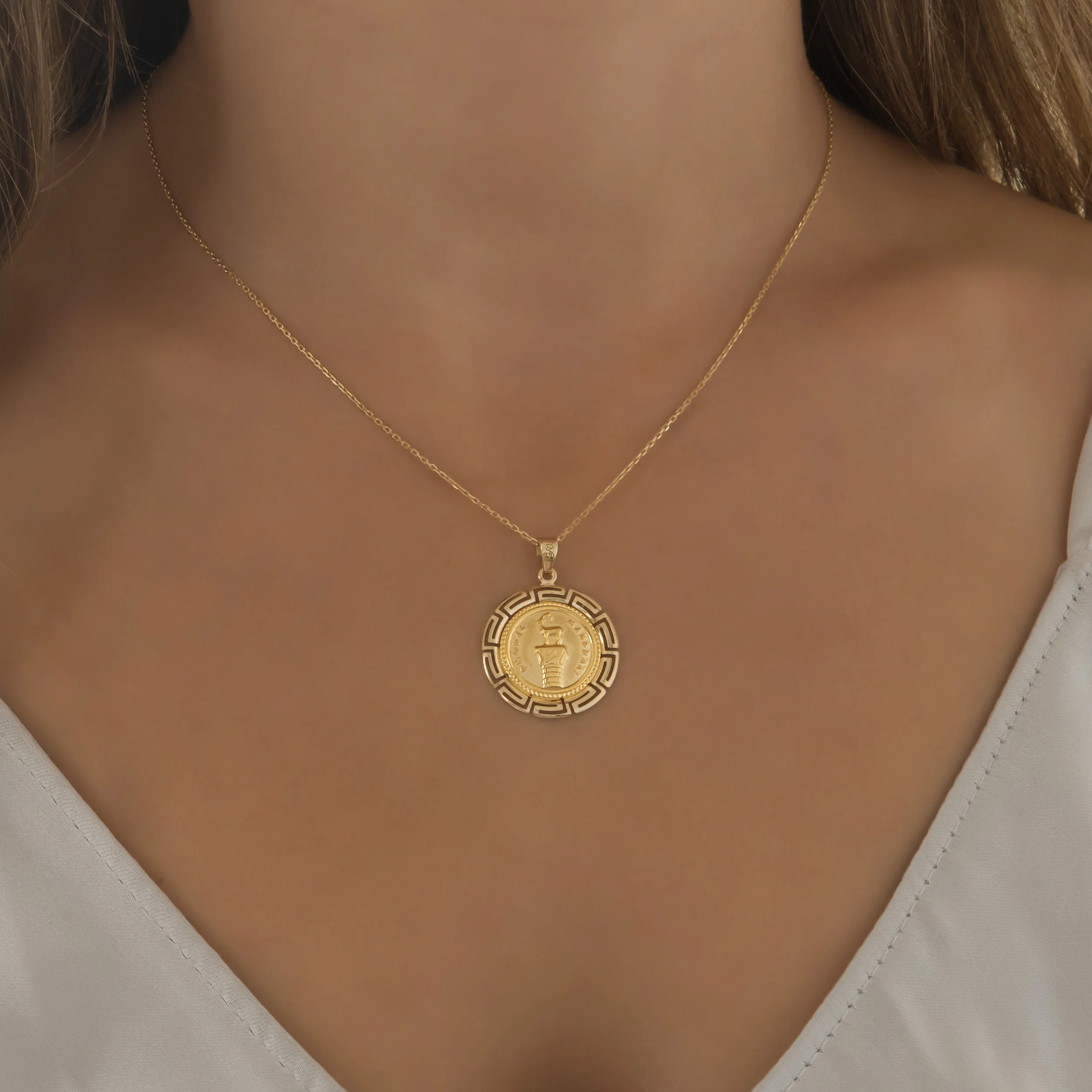 Round Rhodes Deer Meander Pendant — additional product image 2 from AntEva Crafts