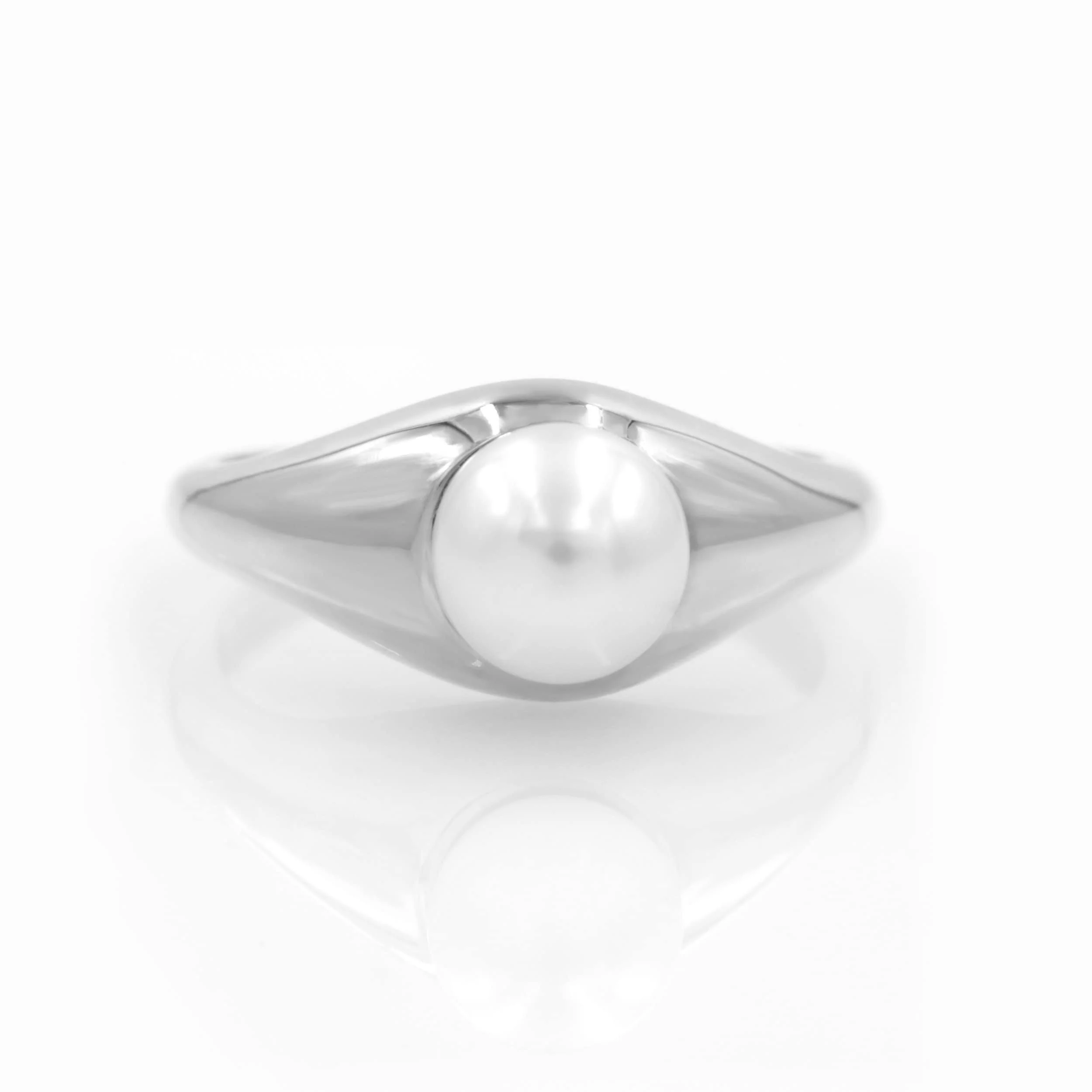 Pearl Signet Ring — additional product image 7 from AntEva Crafts