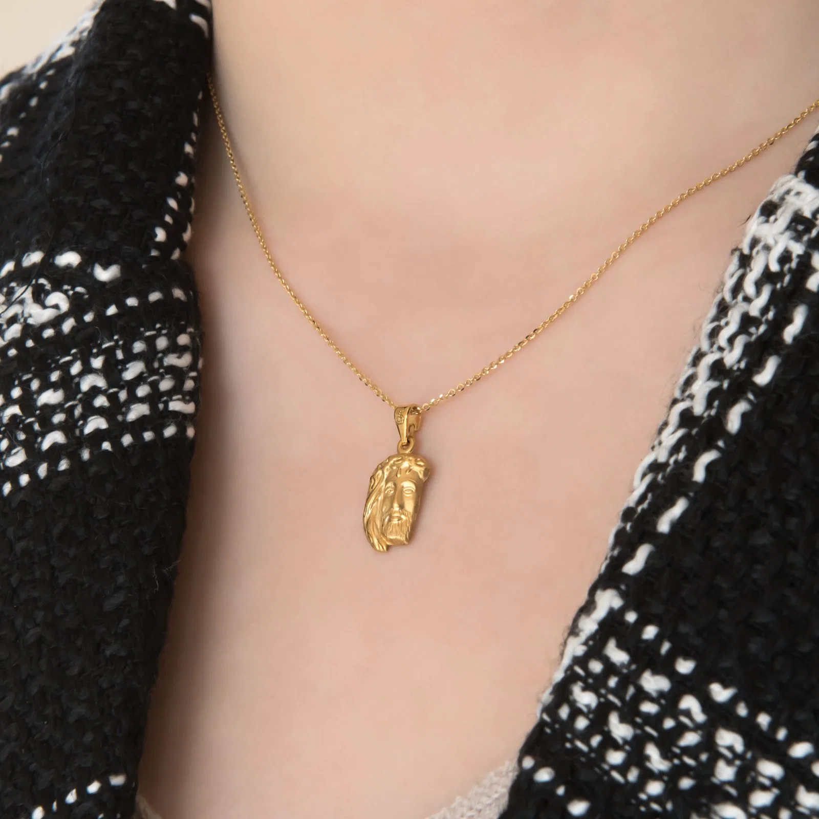 Jesus Christian Pendant Necklace — additional product image 9 from AntEva Crafts