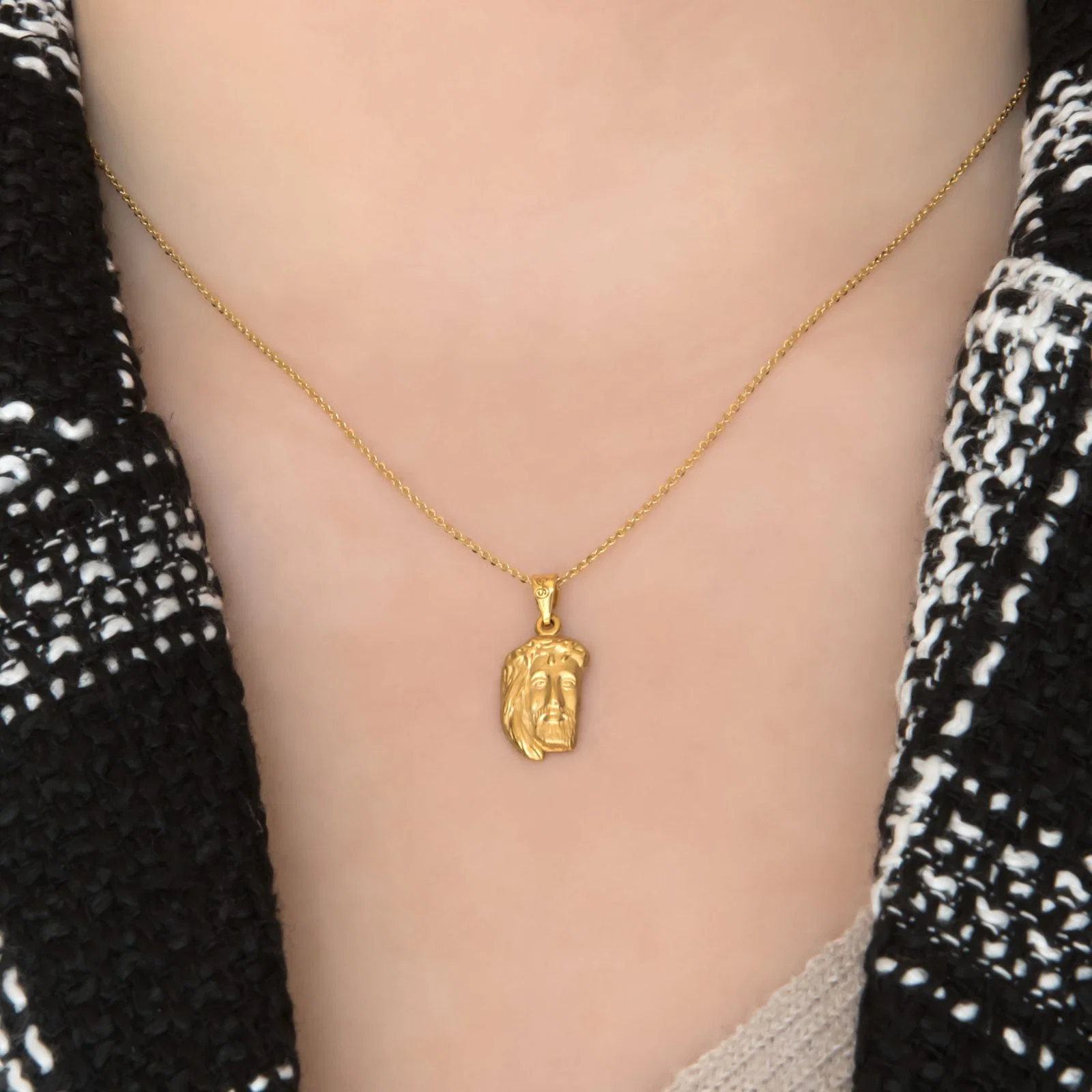 Jesus Christian Pendant Necklace — additional product image 8 from AntEva Crafts