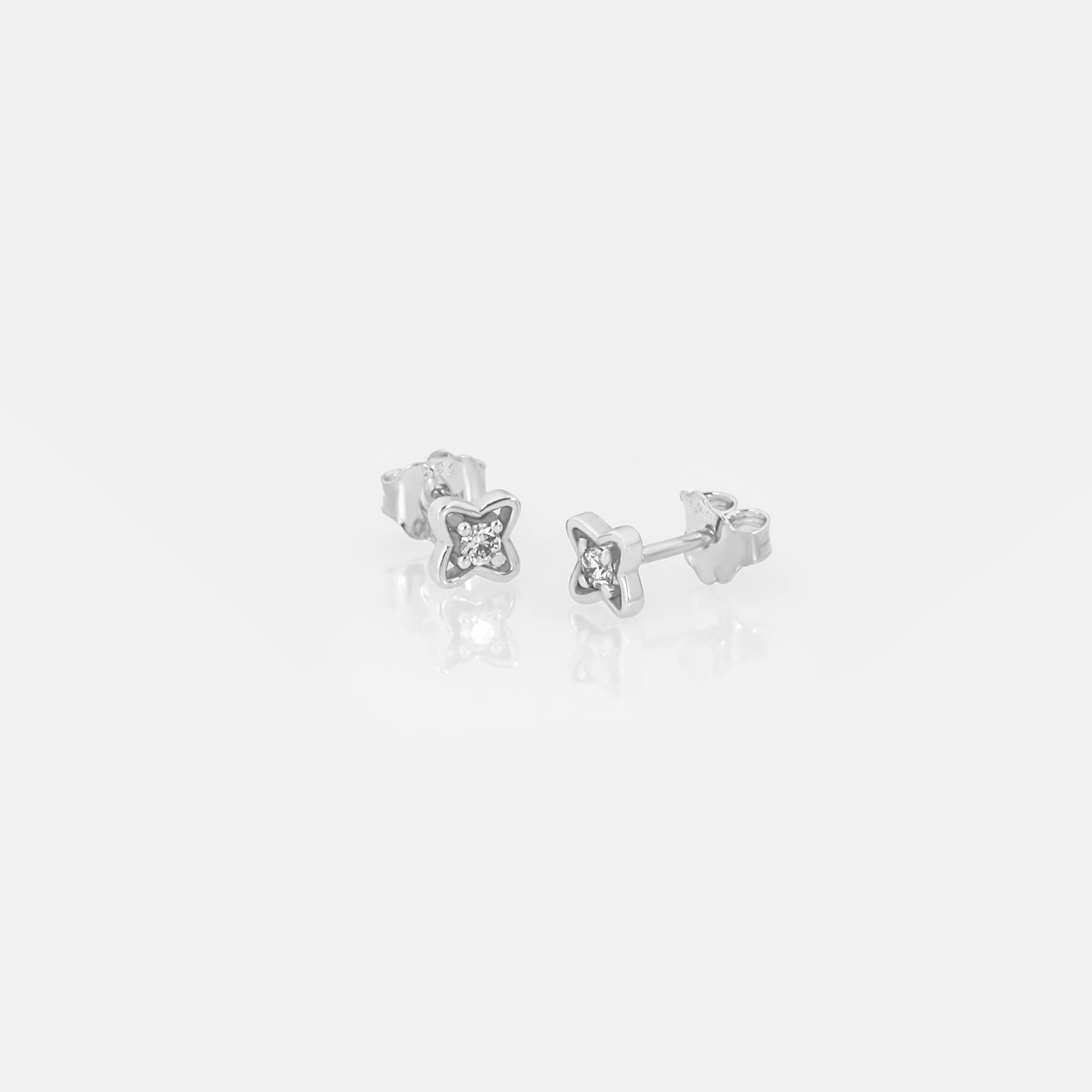 14K Gold Petal Clover Diamond Stud Earrings – Lab-Grown Diamond Floral Studs — additional product image 3 from AntEva Crafts