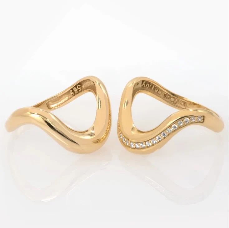 Asymmetrical Thick Wavy Gold Ring — additional product image 6 from AntEva Crafts