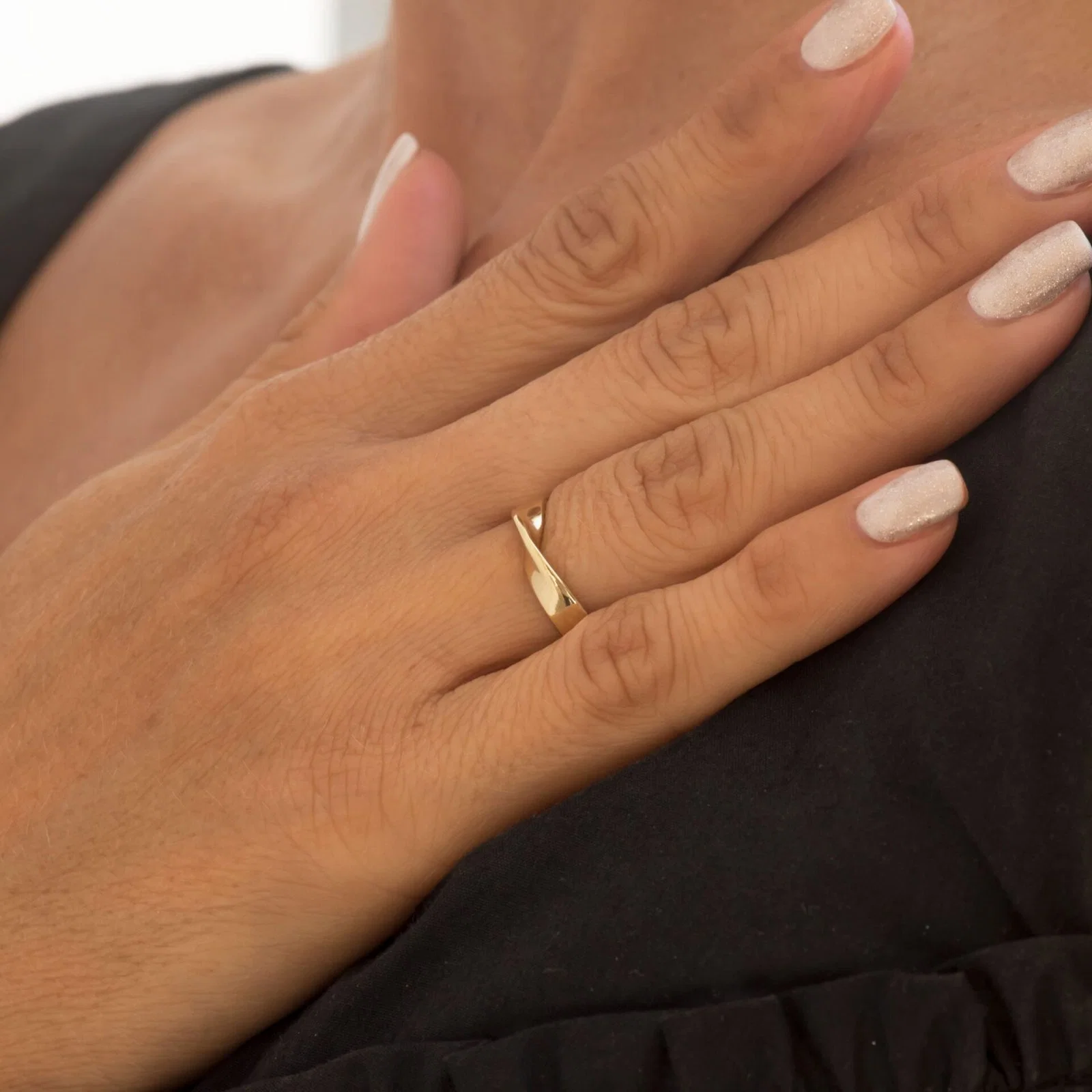 Mobius Band Ring 3.8 mm — additional product image 5 from AntEva Crafts