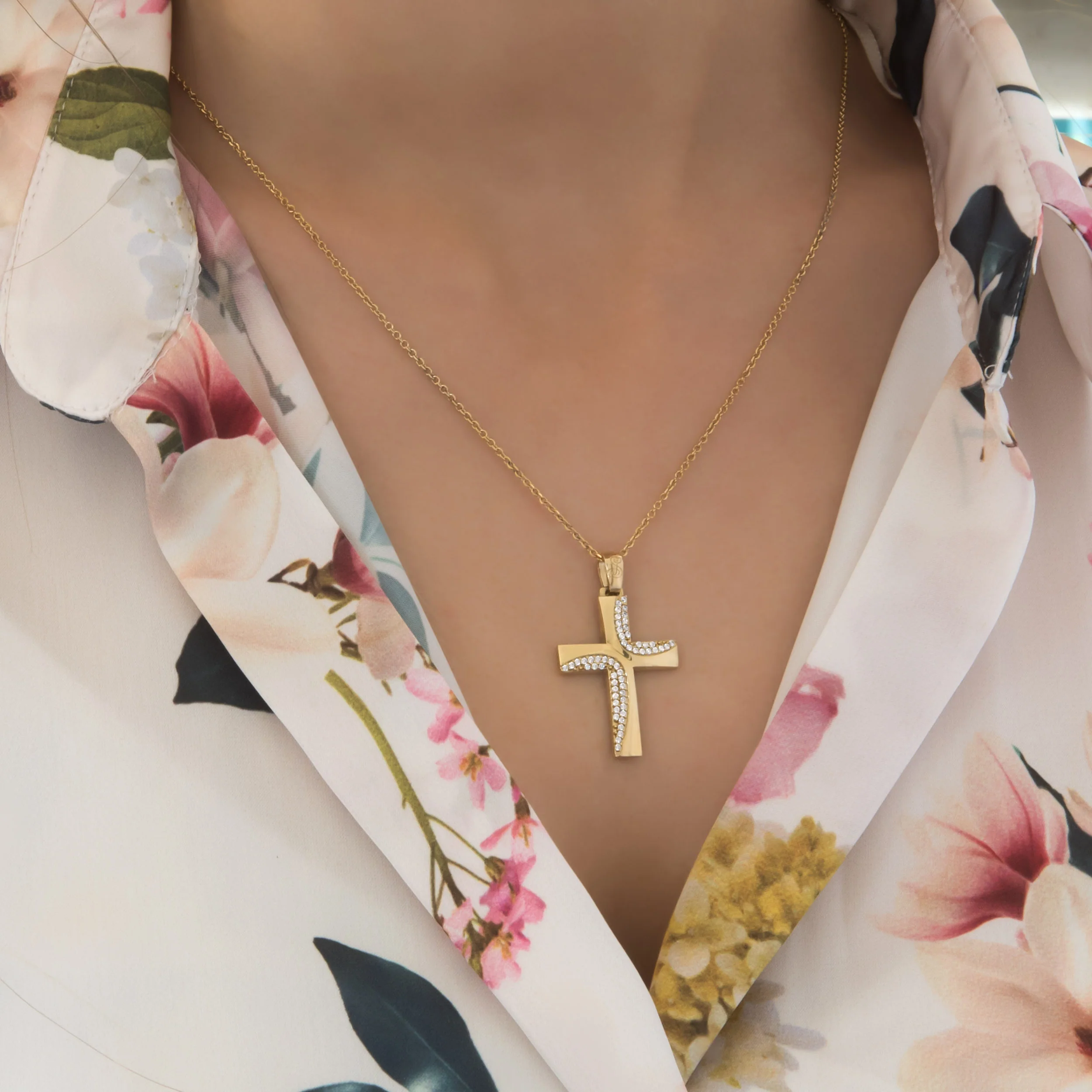 Modern Sparkle Cross — additional product image 2 from AntEva Crafts