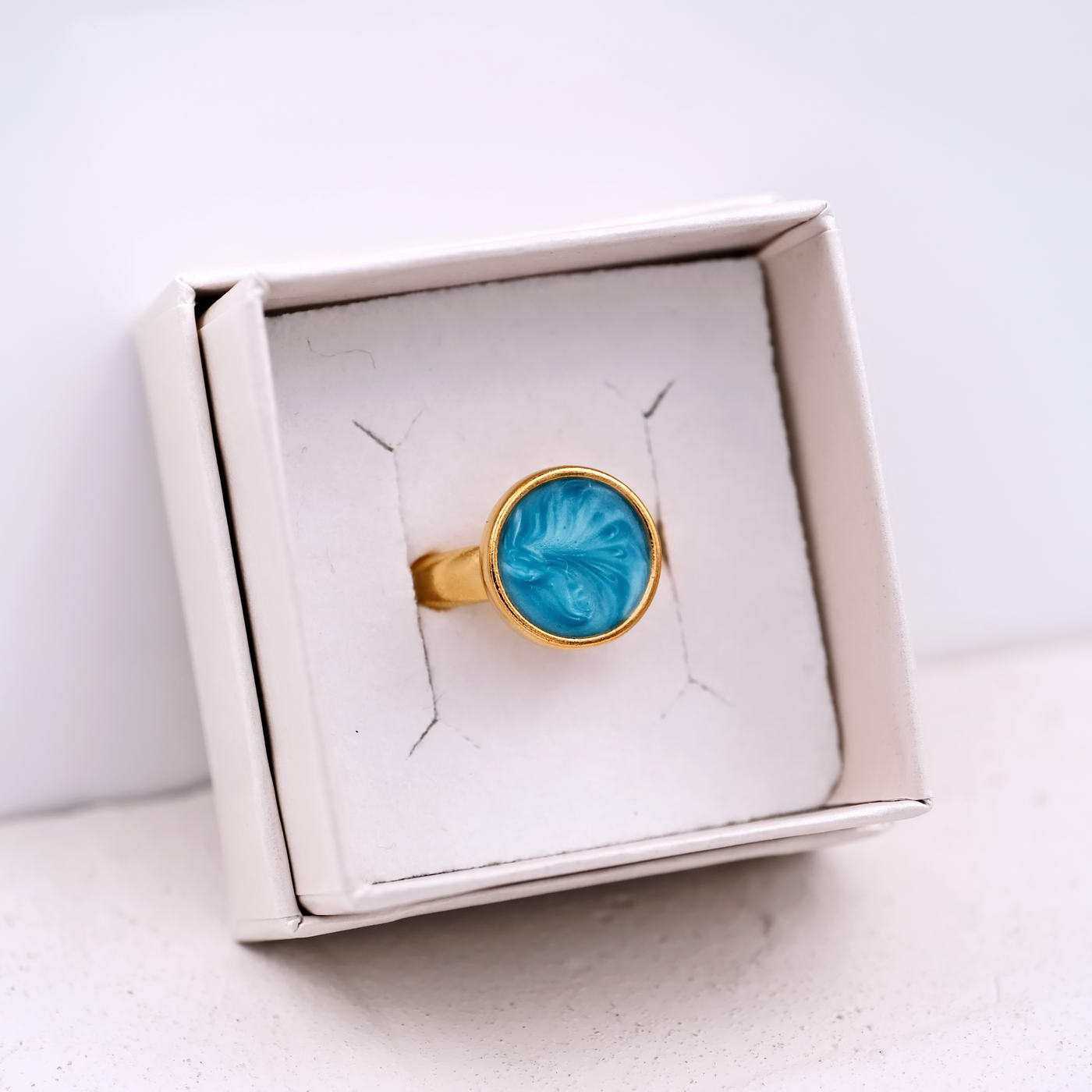 Gold-plated ring with enamel