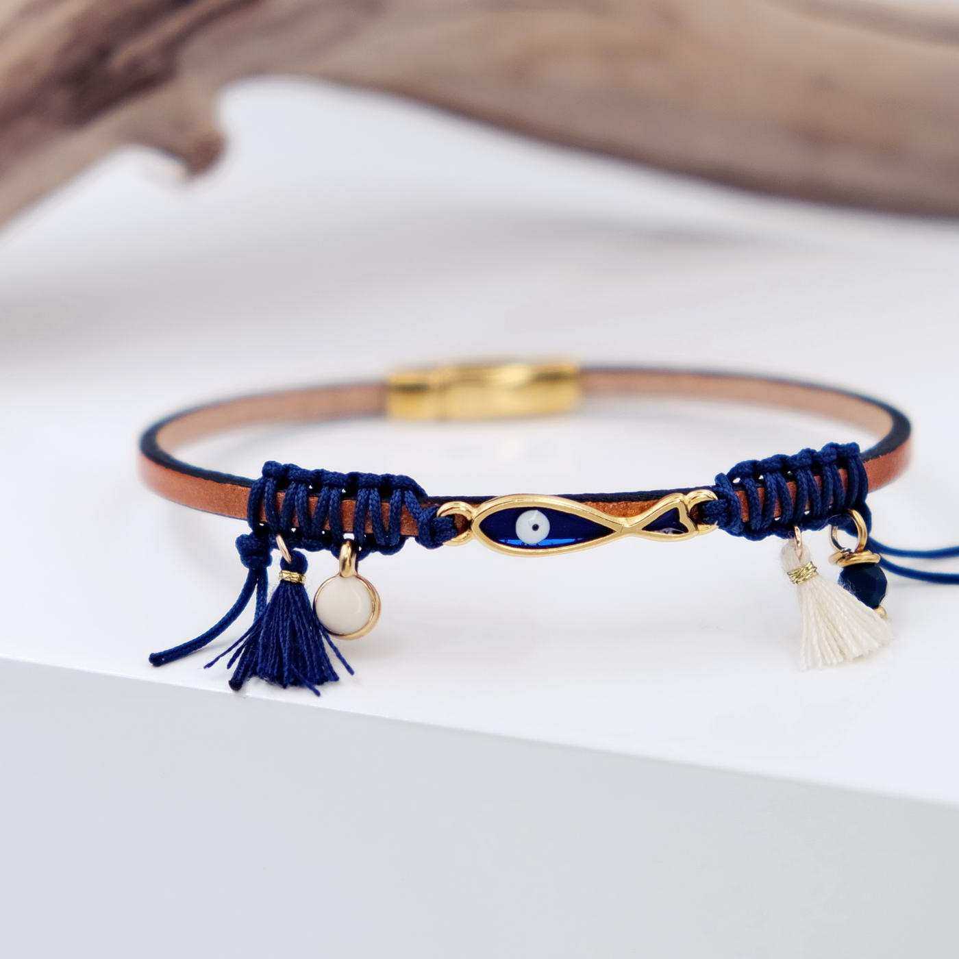 Leather bracelet with vitraux glass — Bracelets from Toolittle — additional view 3