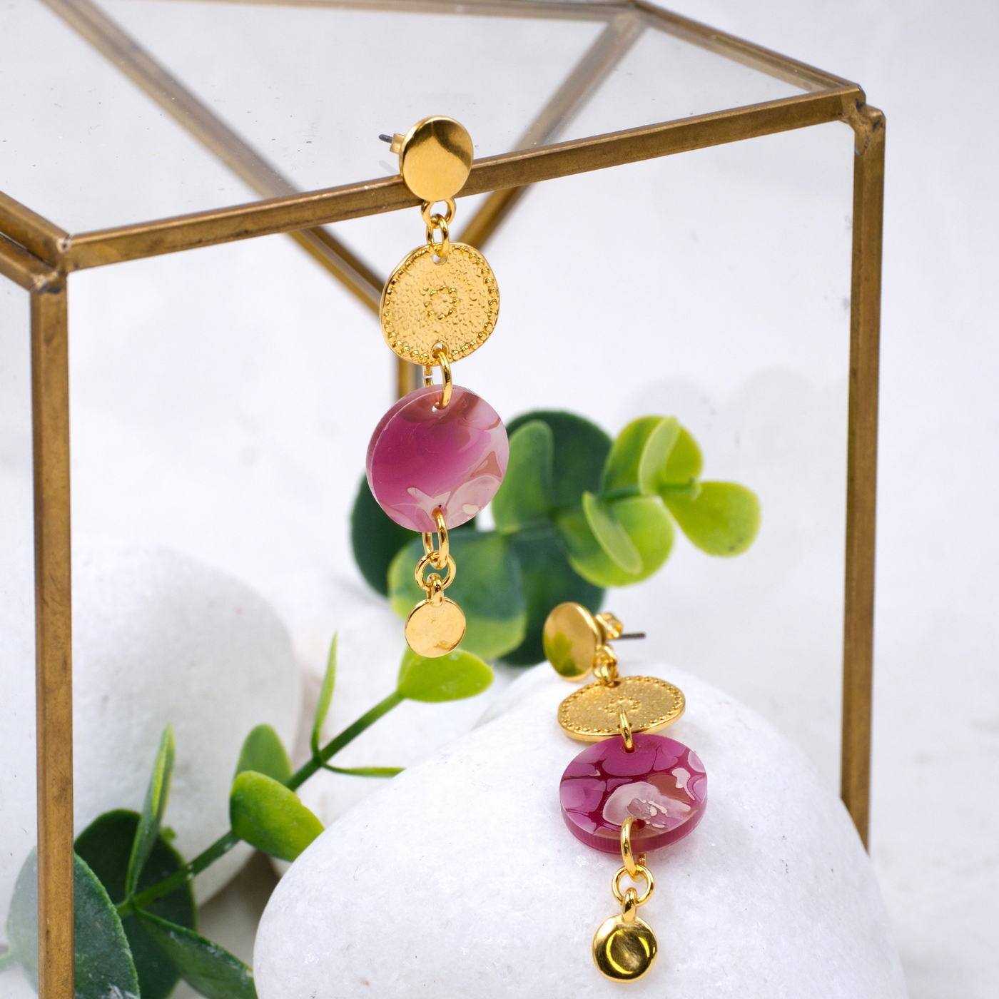 Hoop earrings with plexiglass part