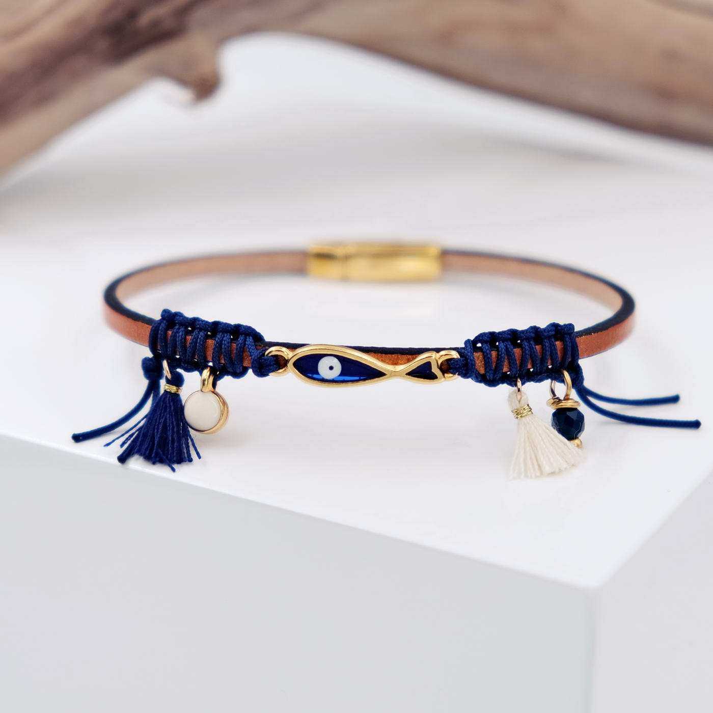 Leather bracelet with vitraux glass — Bracelets from Toolittle — additional view 2